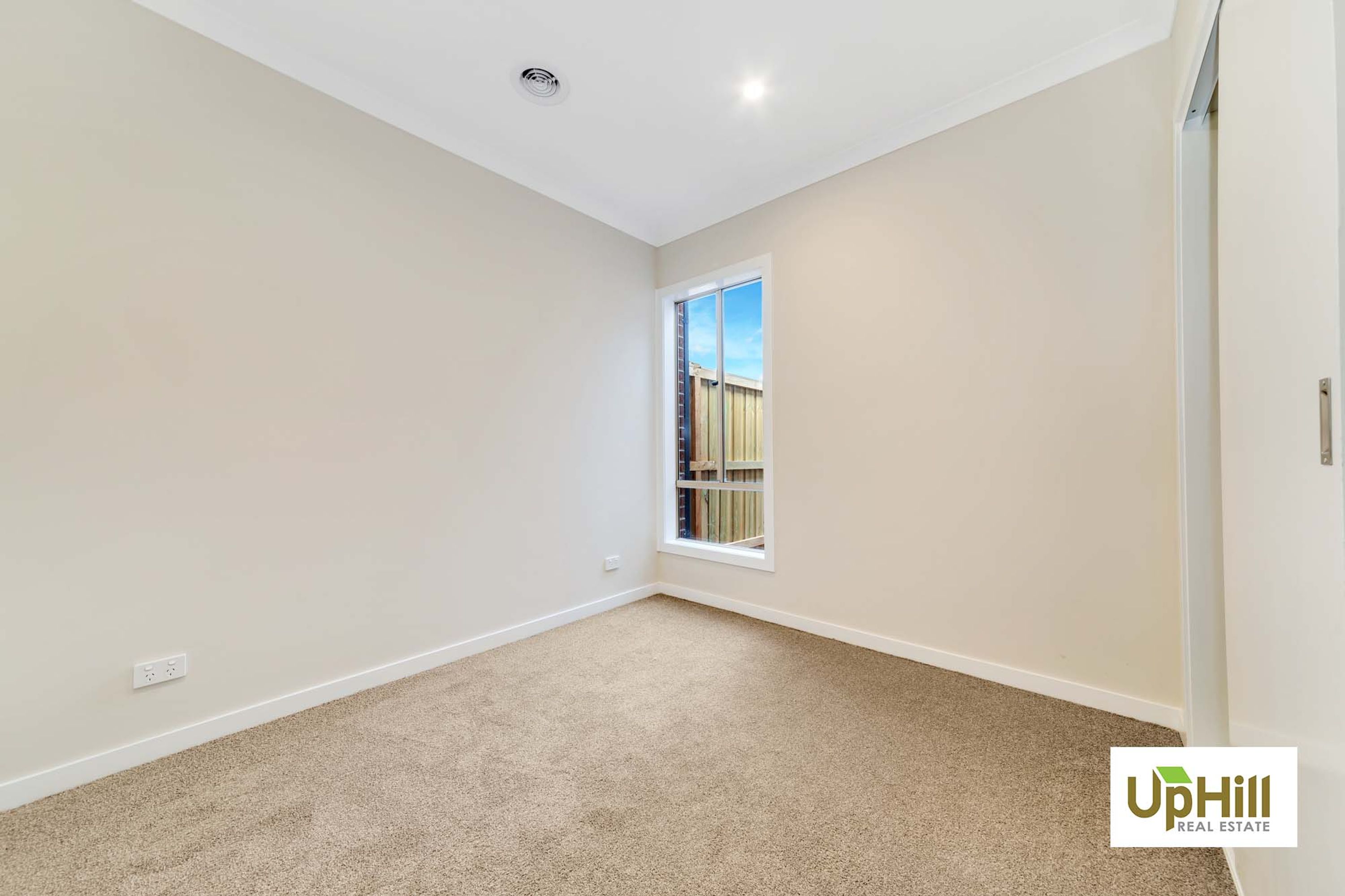 21 SWALLOWTAIL AVENUE, Clyde North - Thumbnail 6