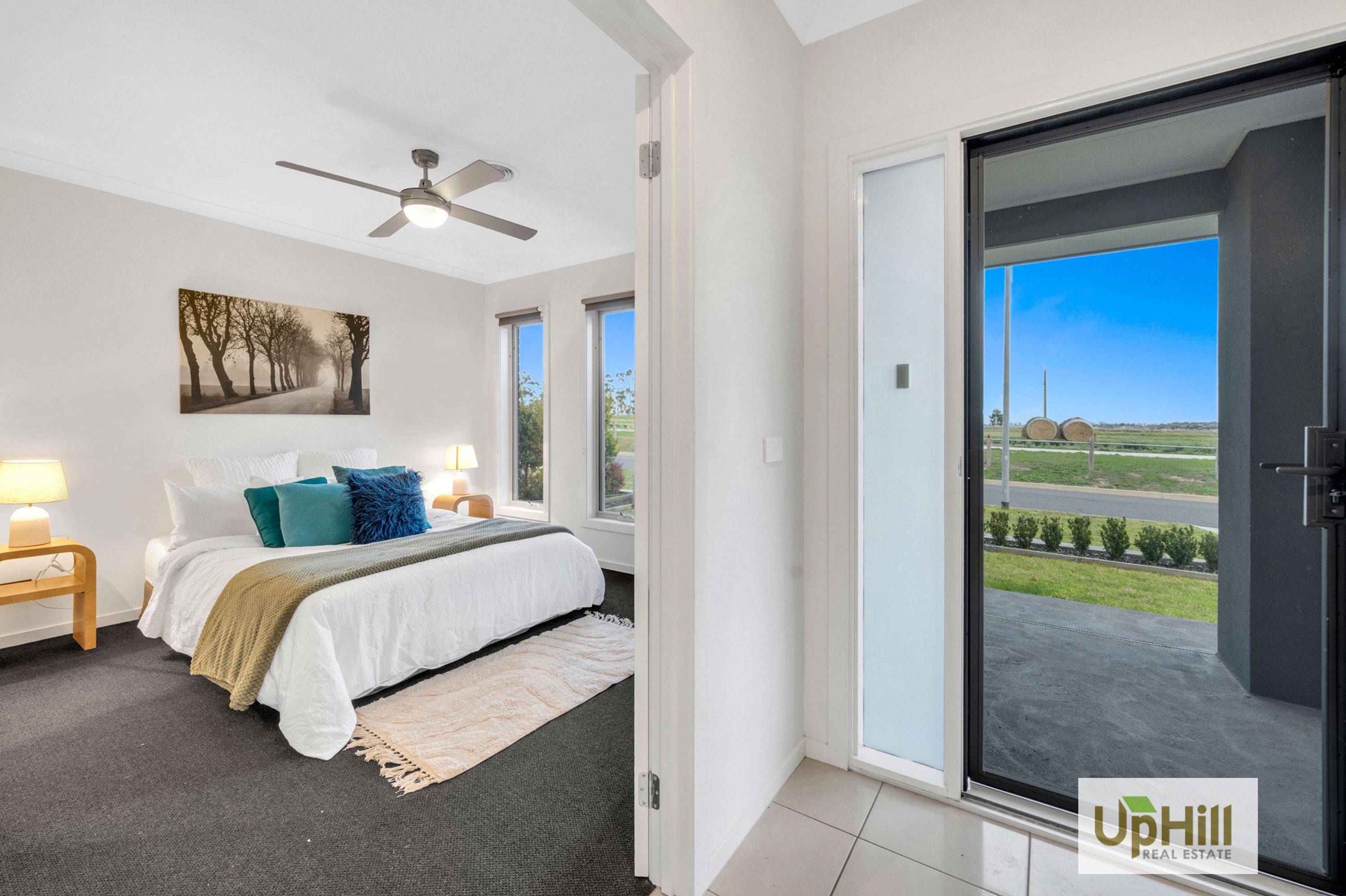 44 Picnic Avenue, Clyde North - Thumbnail 2