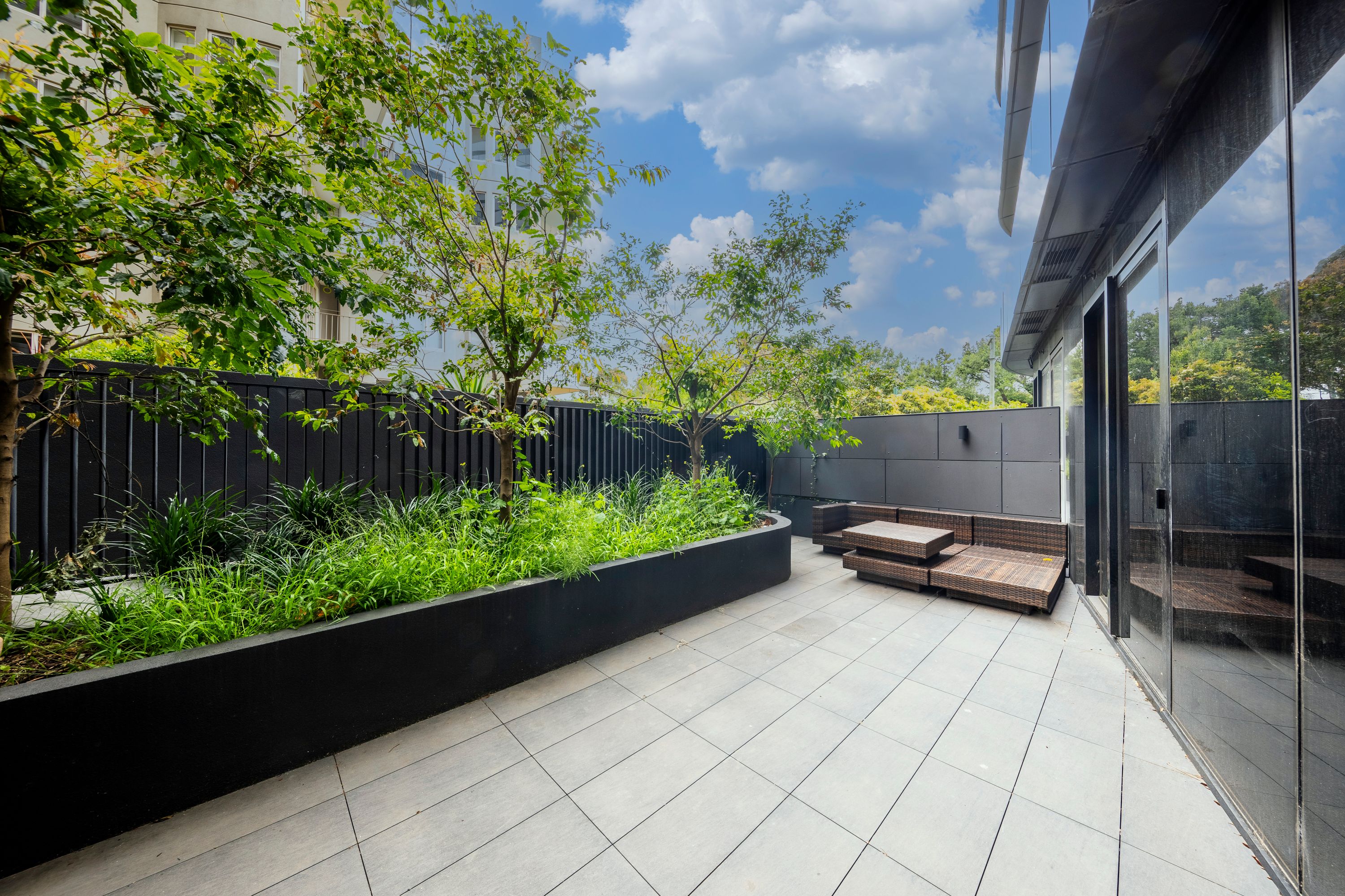 G6/20 Queens Road, Melbourne - Image 1