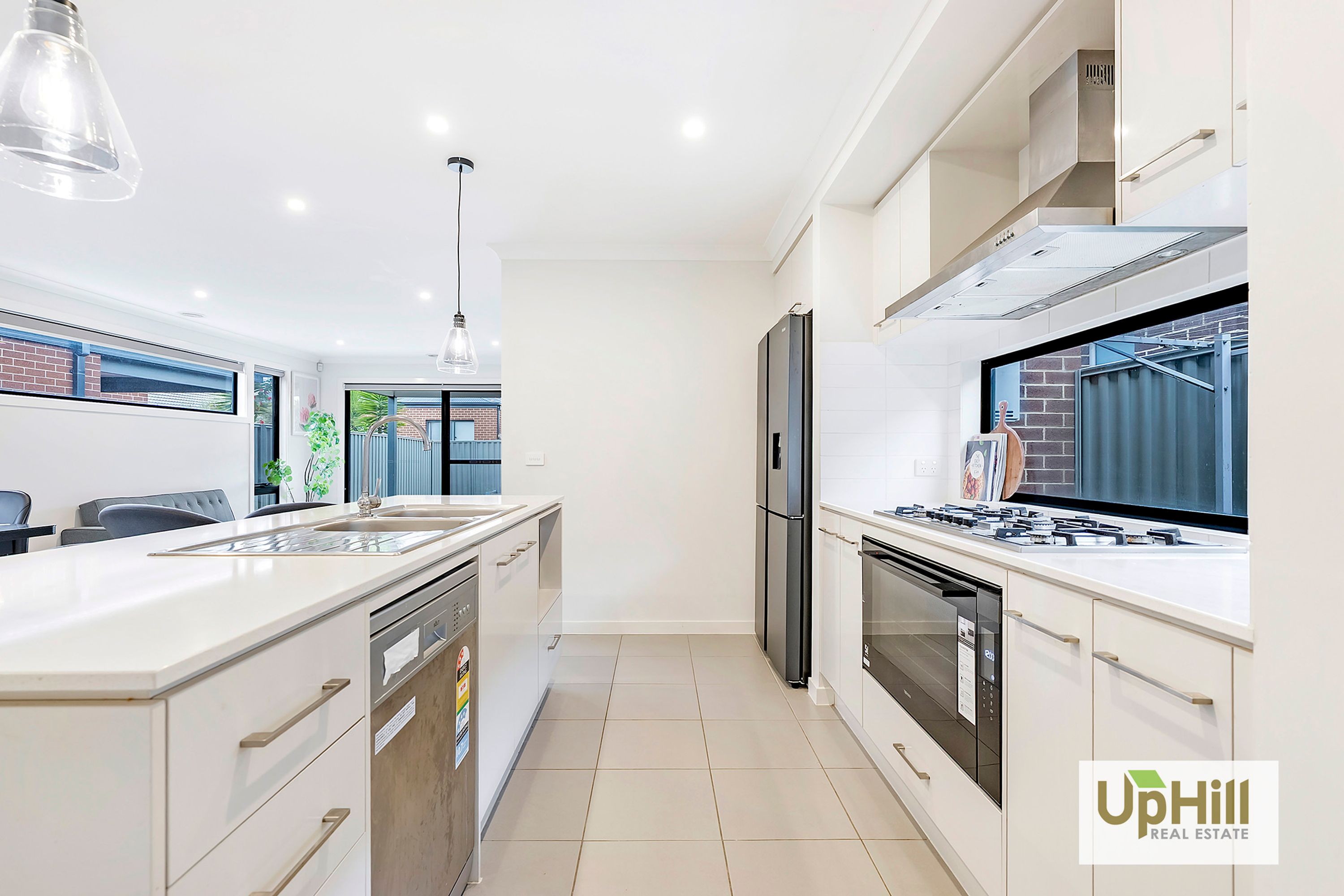 144 Lineham Drive, Cranbourne East - Thumbnail 8