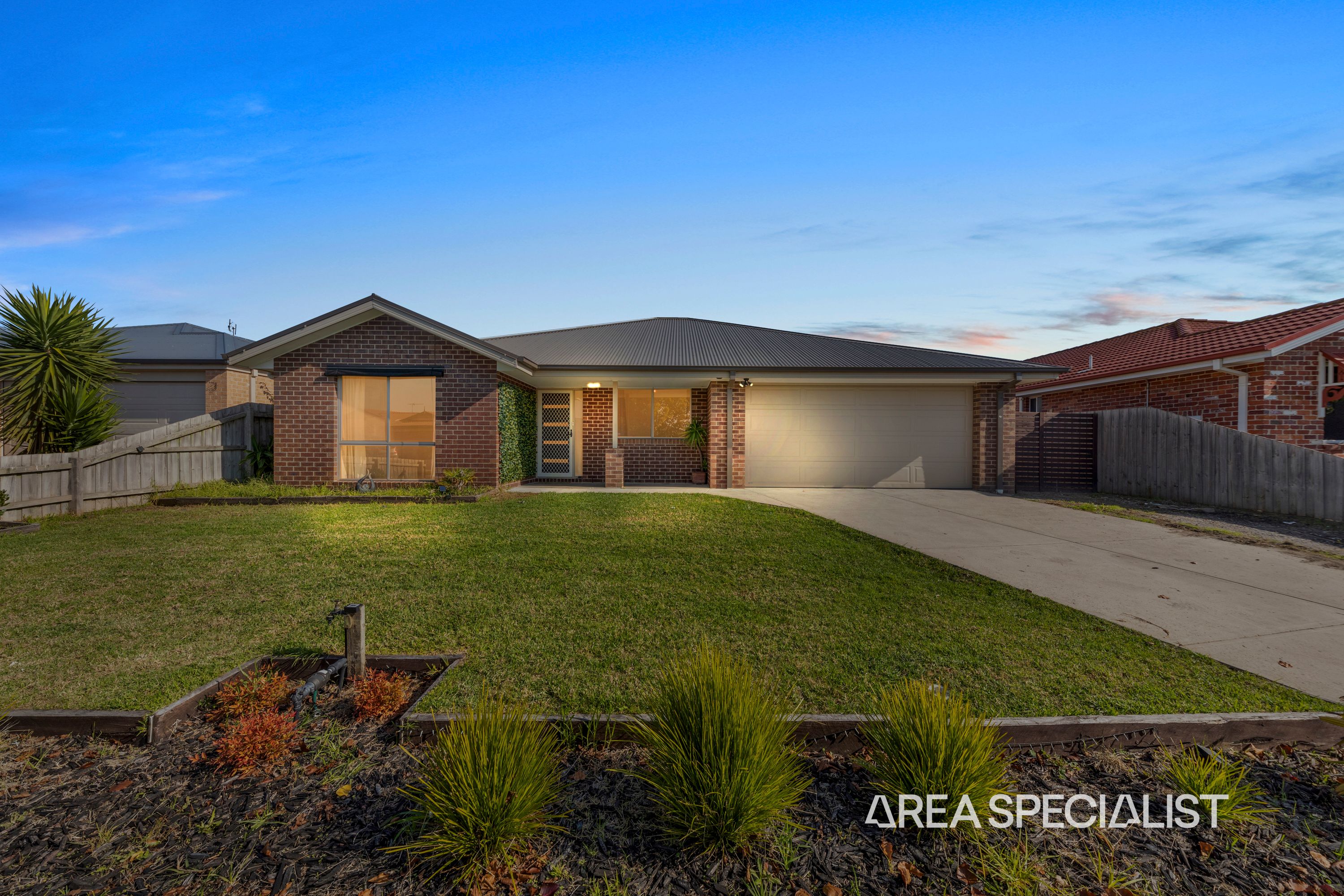 11 Emerald Crescent, Koo Wee Rup - Thumbnail 2
