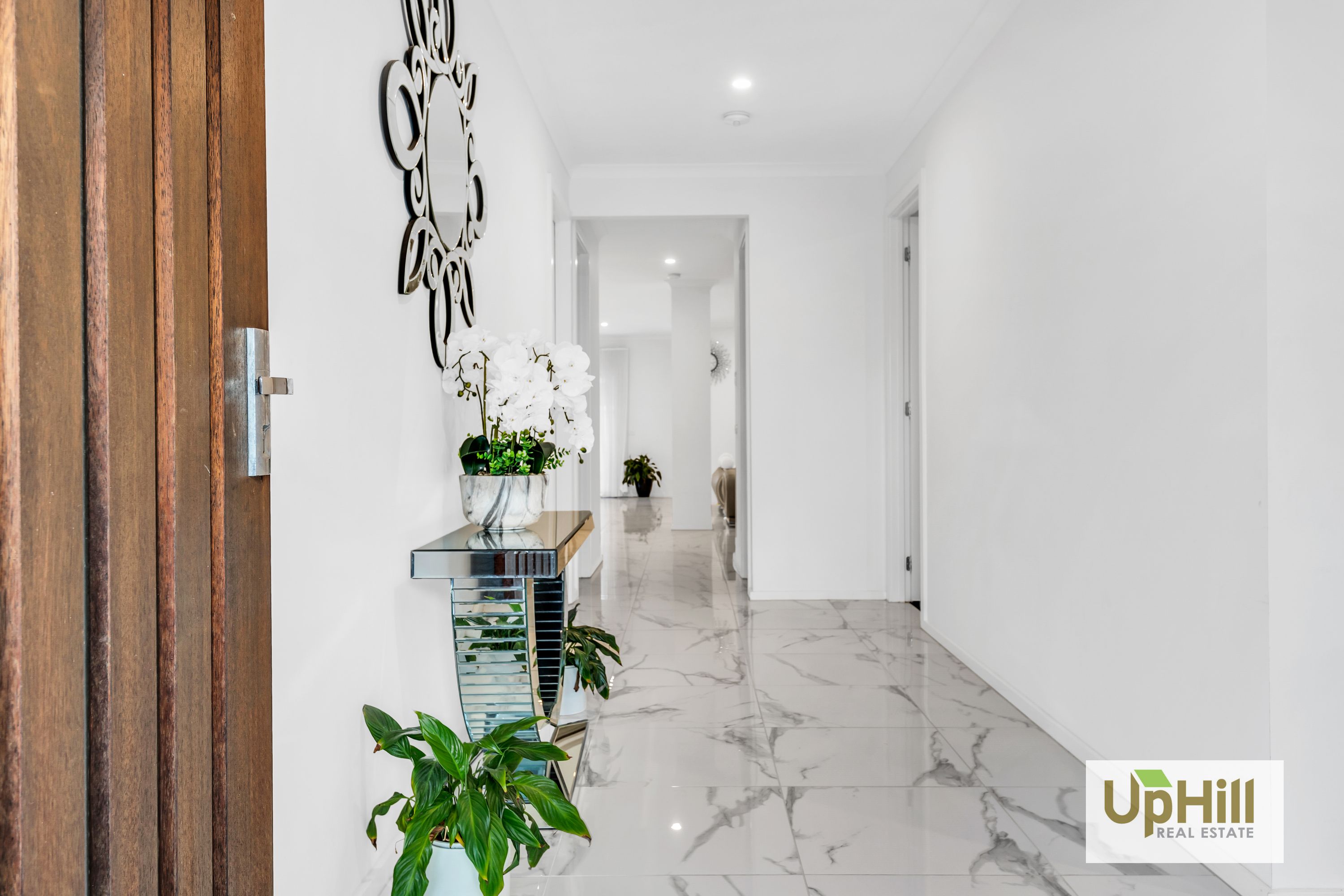 53 Bazadaise Drive, Clyde North - Thumbnail 2