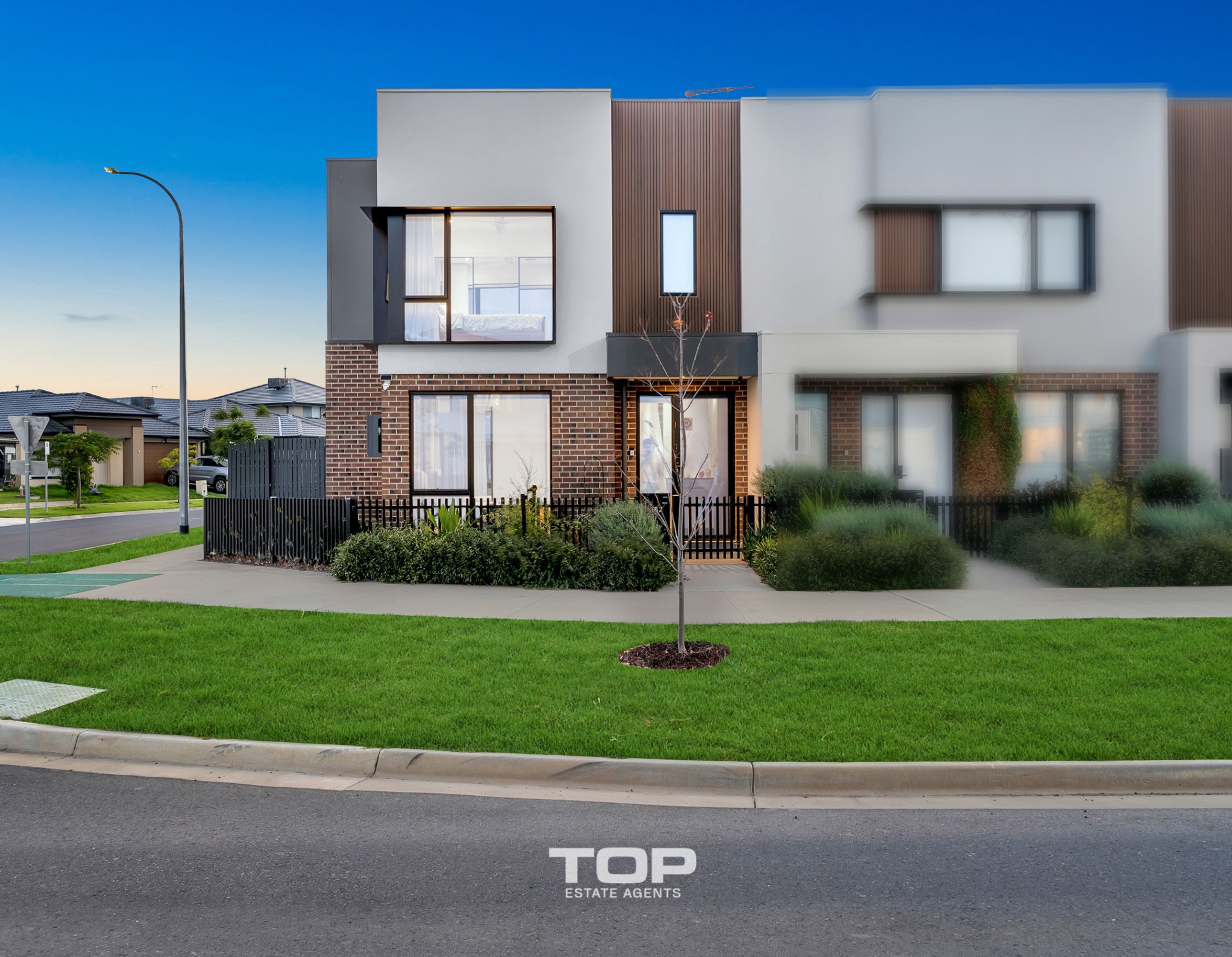 182 Alexander Boulevard, Clyde North - Image 1