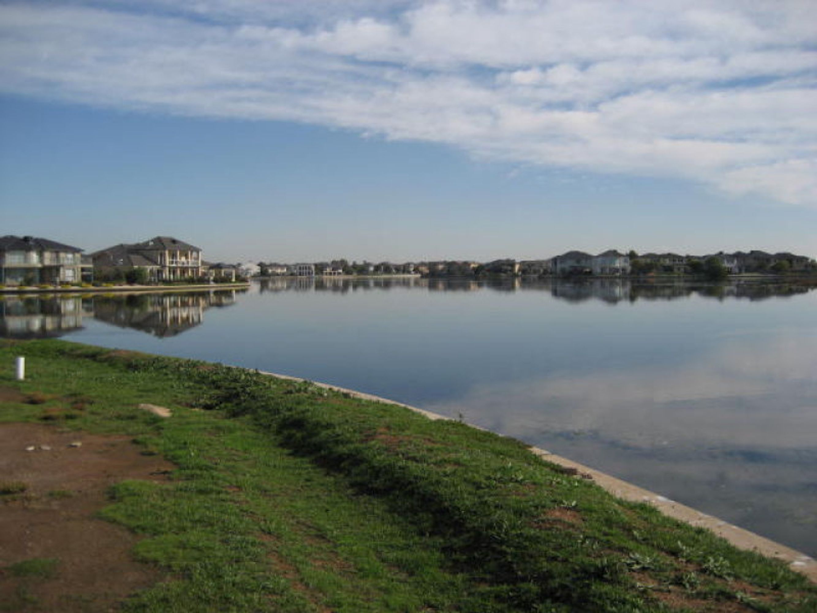 22 Watersedge Cove, Sanctuary Lakes - Thumbnail 2