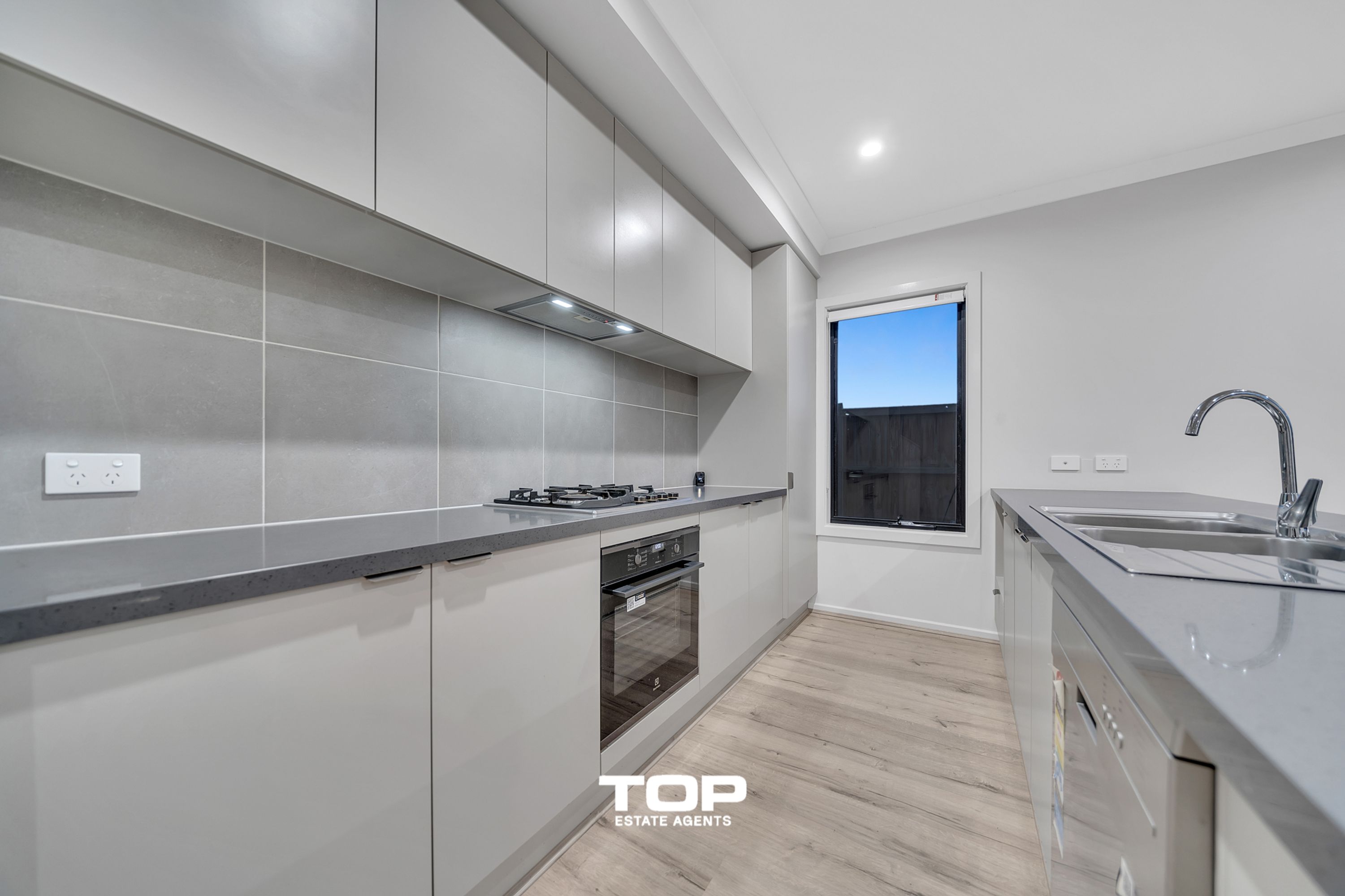 14 Rhumerie Close, Clyde North - Thumbnail 5