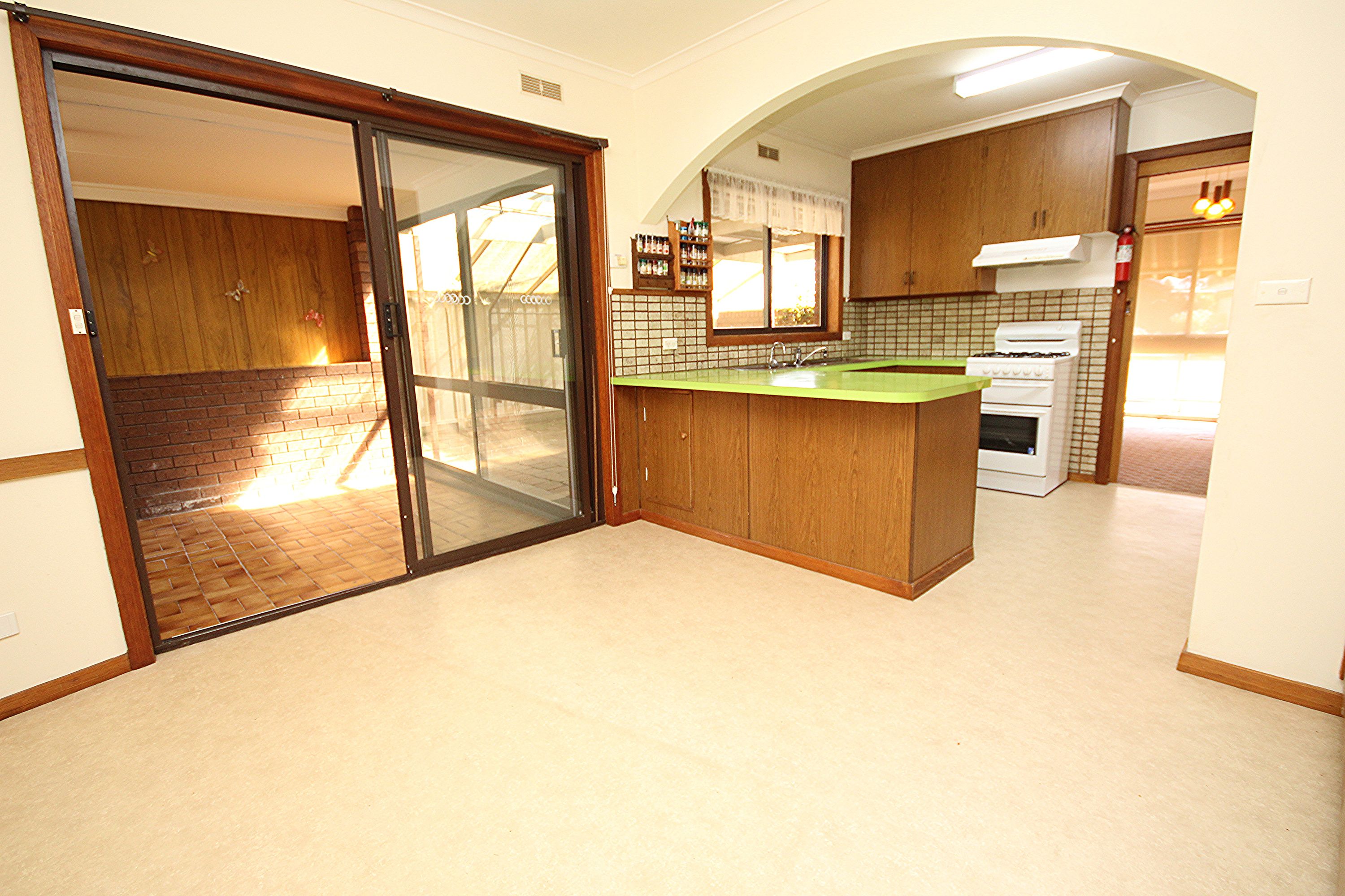 12 Birch Avenue, Horsham VIC 3400, Horsham - Thumbnail 2
