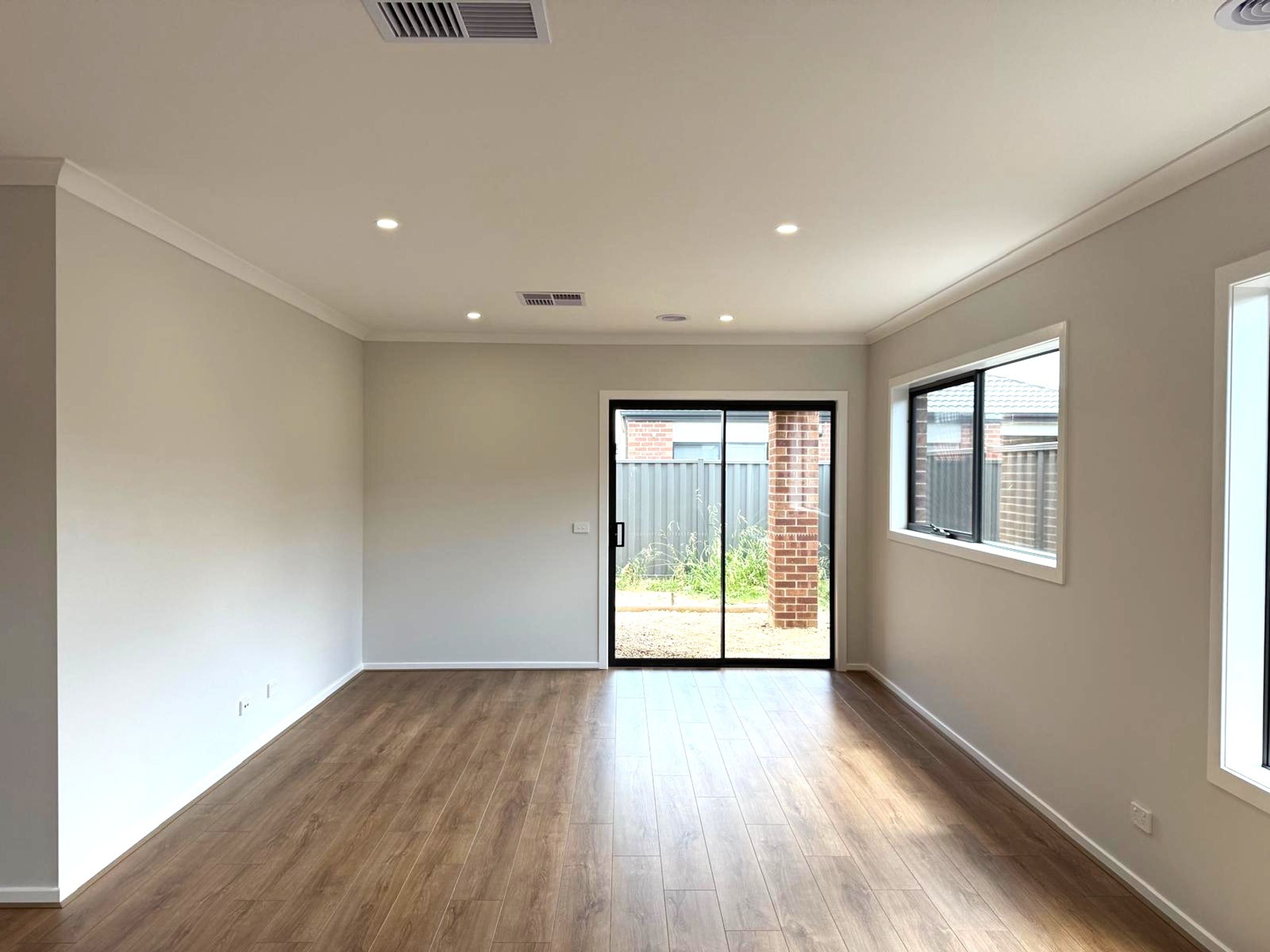 77 Jarrahwood Circuit, Clyde - Thumbnail 3