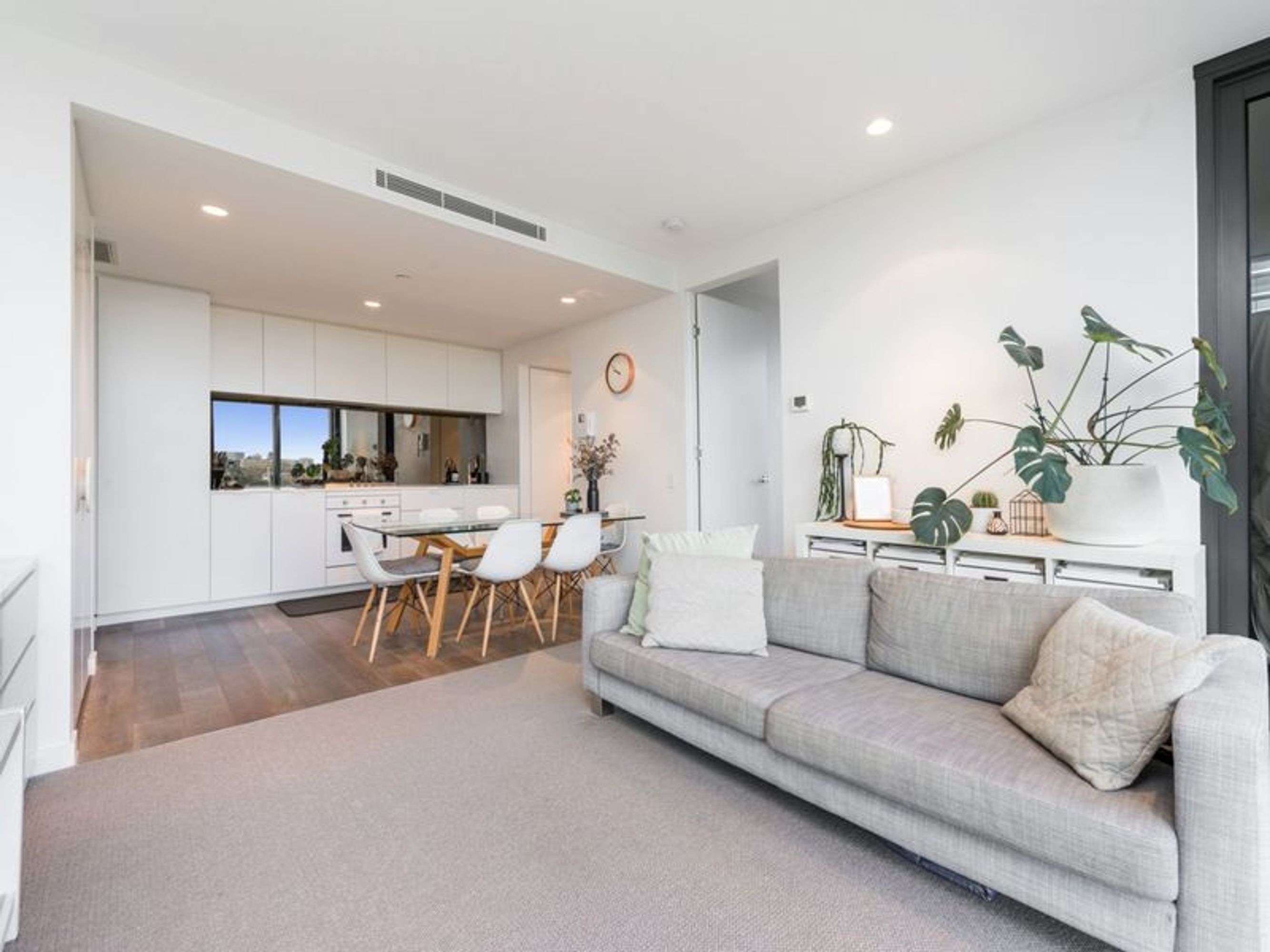 1007/681 Chapel Street, South Yarra - Thumbnail 2
