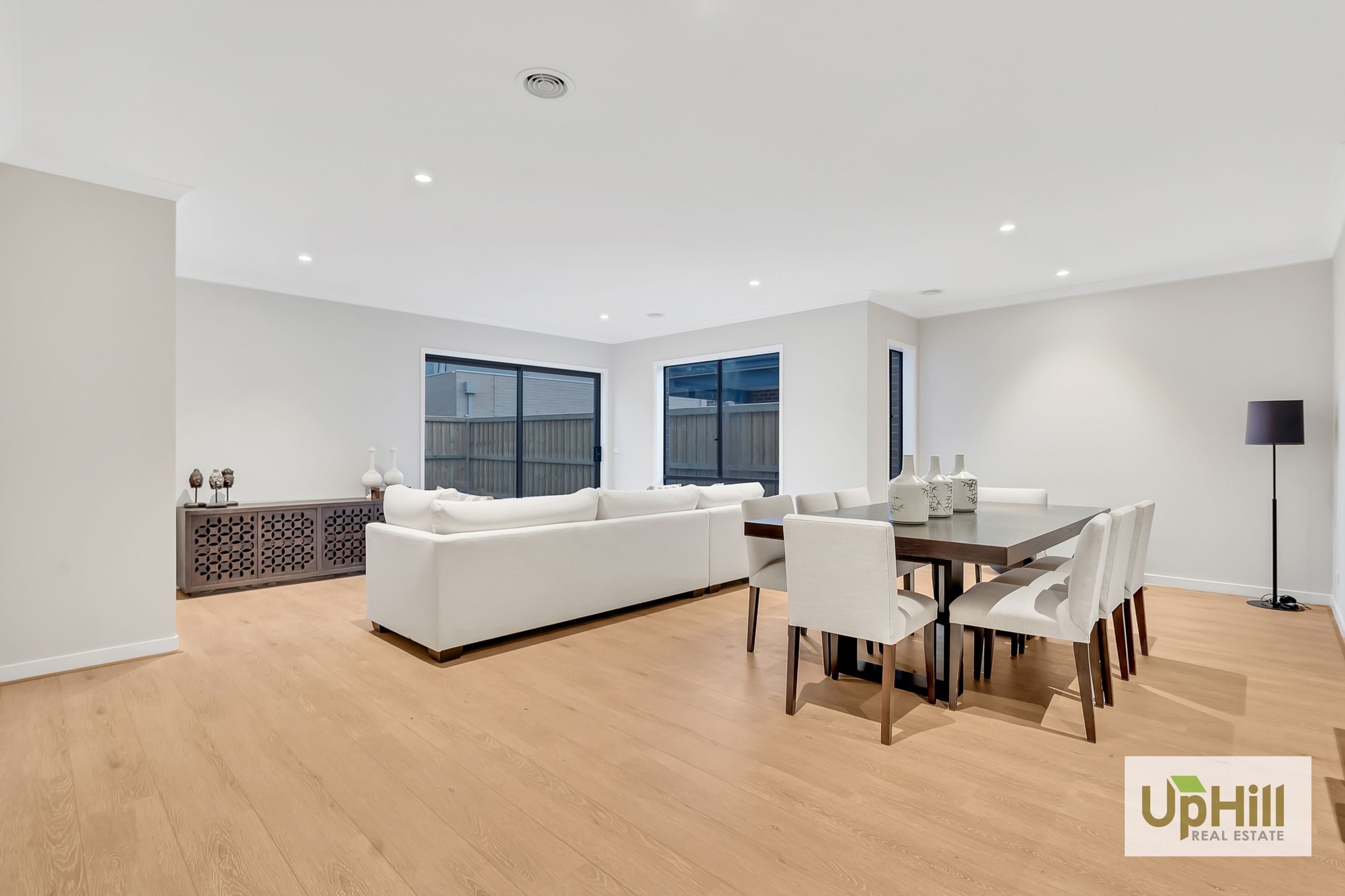 21 SHULZE DRIVE, Clyde North - Thumbnail 8