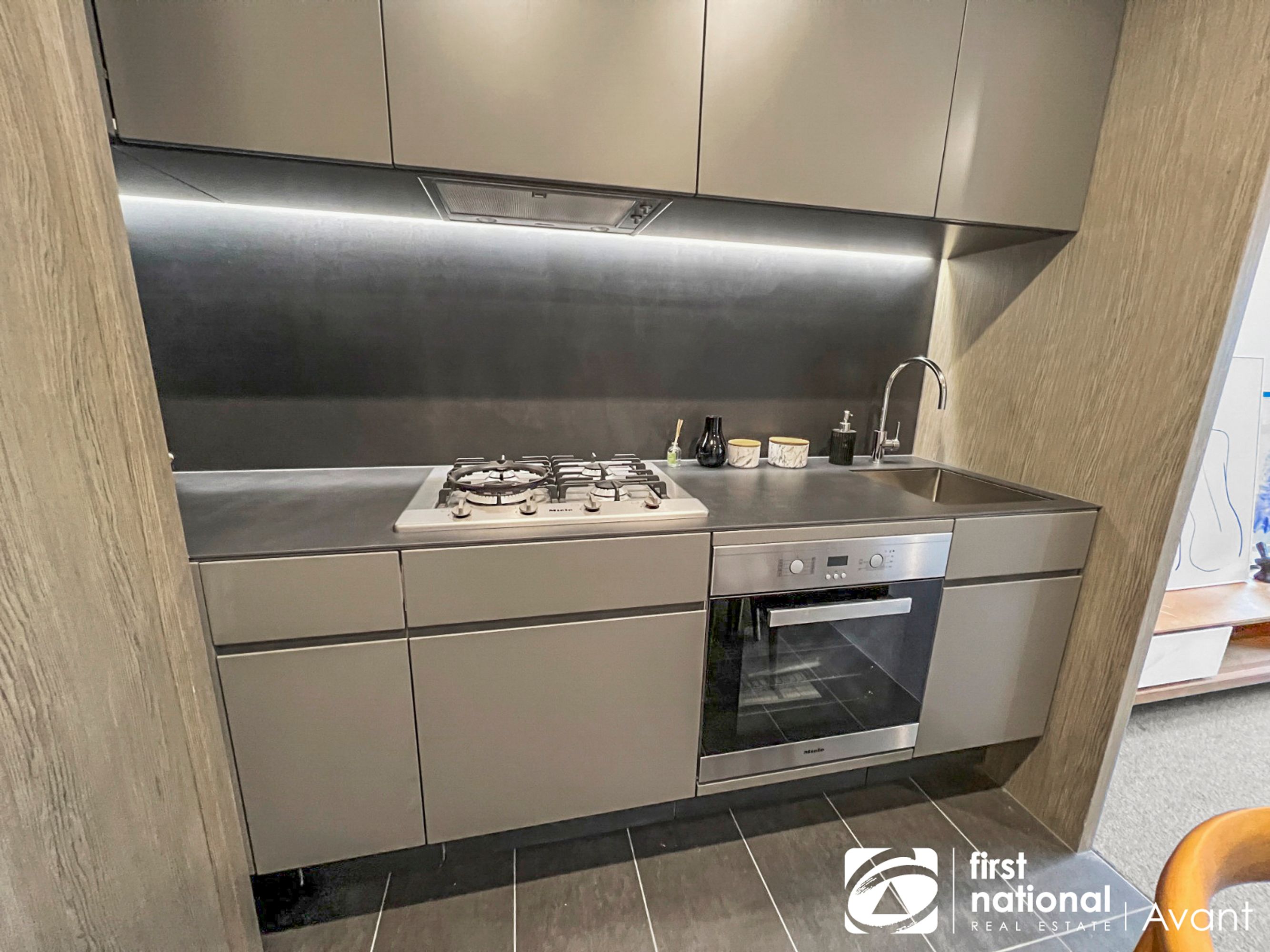 1307/8 Pearl River Road, Docklands - Thumbnail 6