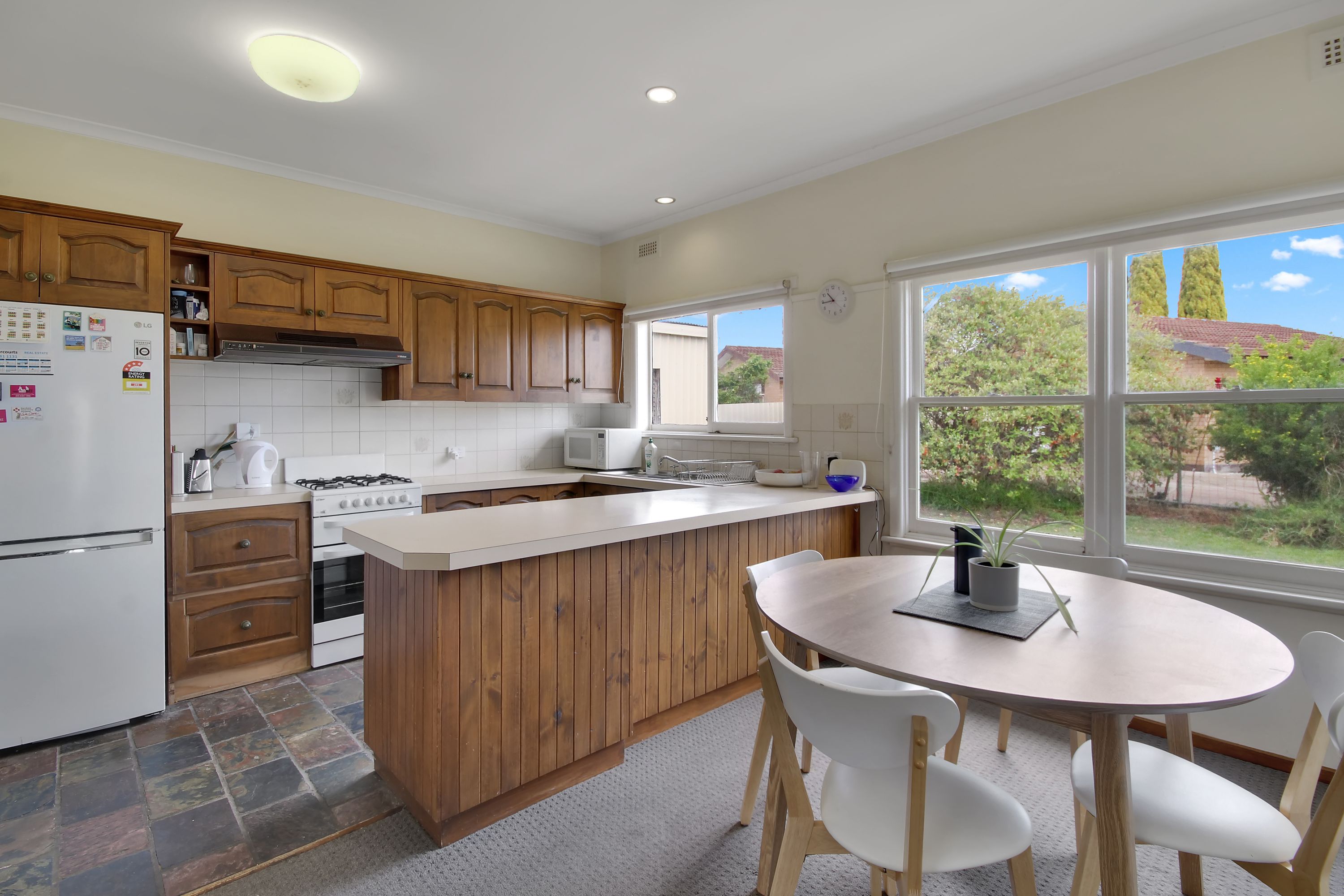 37 Edith Street, Horsham VIC 3400, Horsham - Thumbnail 2