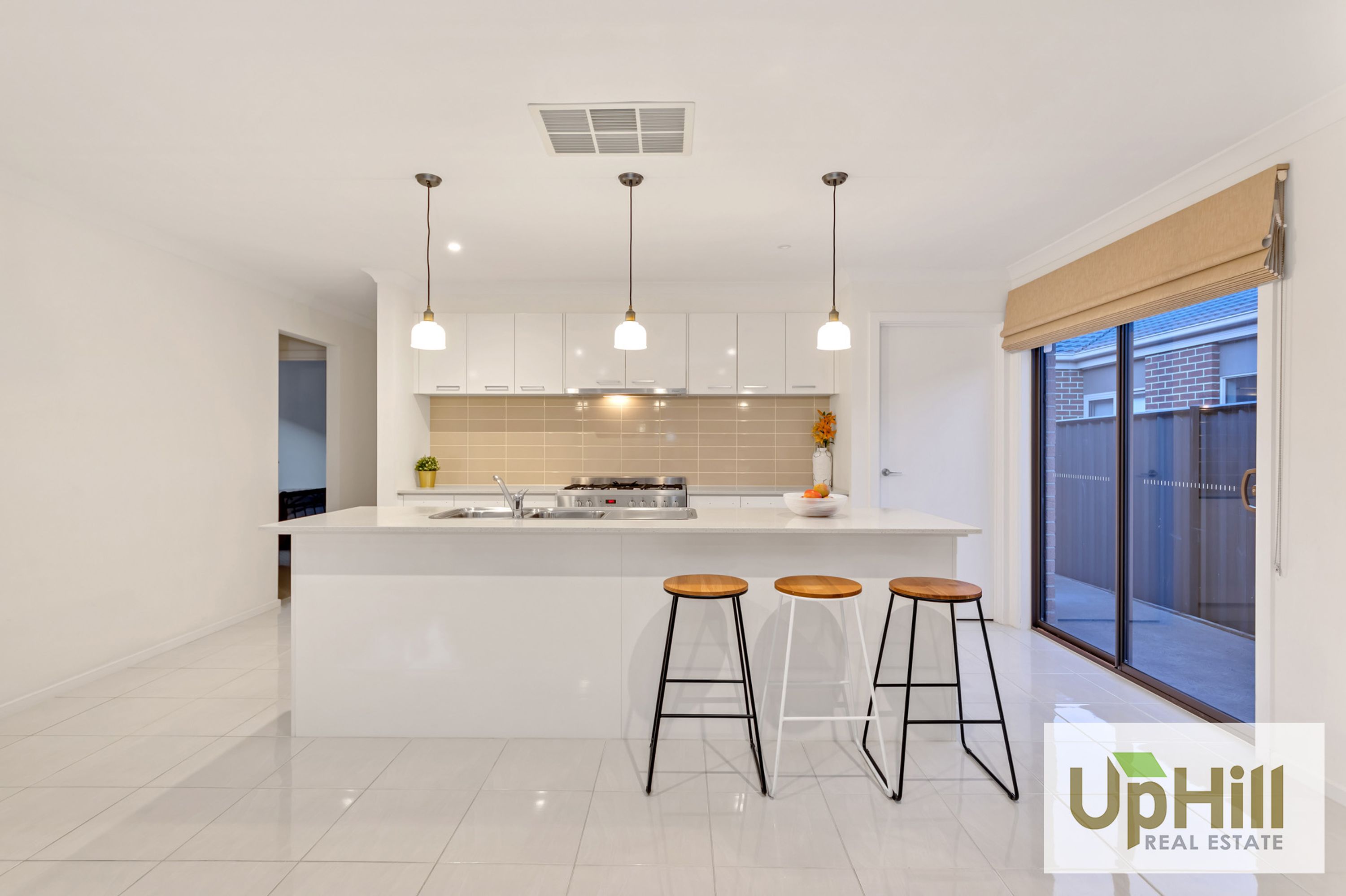 6 SALERNO WAY, Clyde North - Thumbnail 6