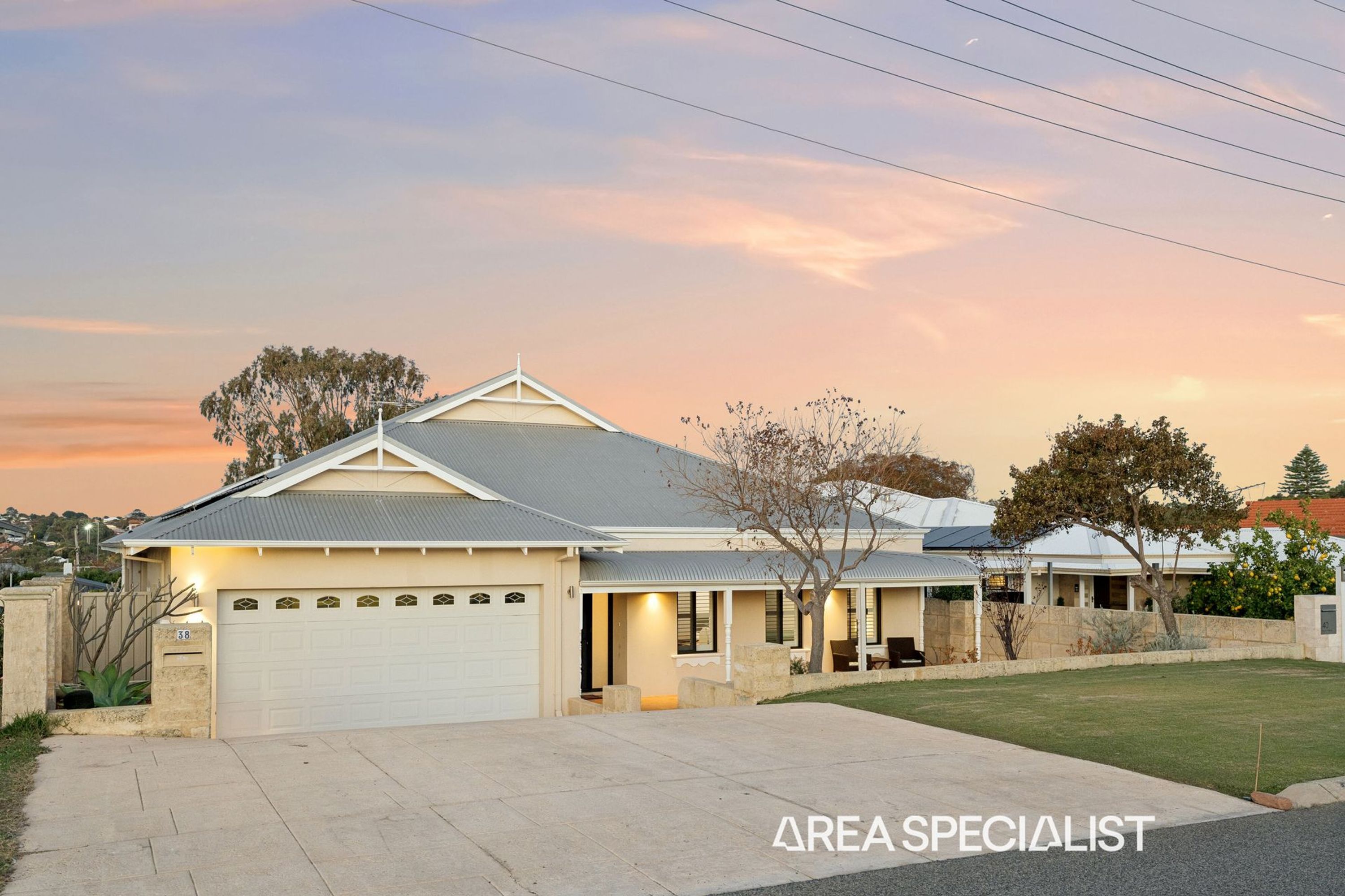 38 Nola Avenue, Scarborough, Scarborough - Thumbnail 3