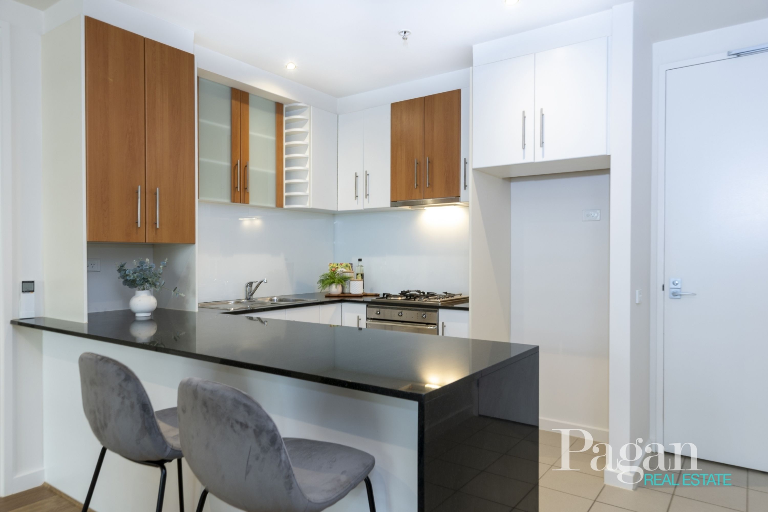 506/341 Ascot Vale Rd, Moonee Ponds - Thumbnail 3