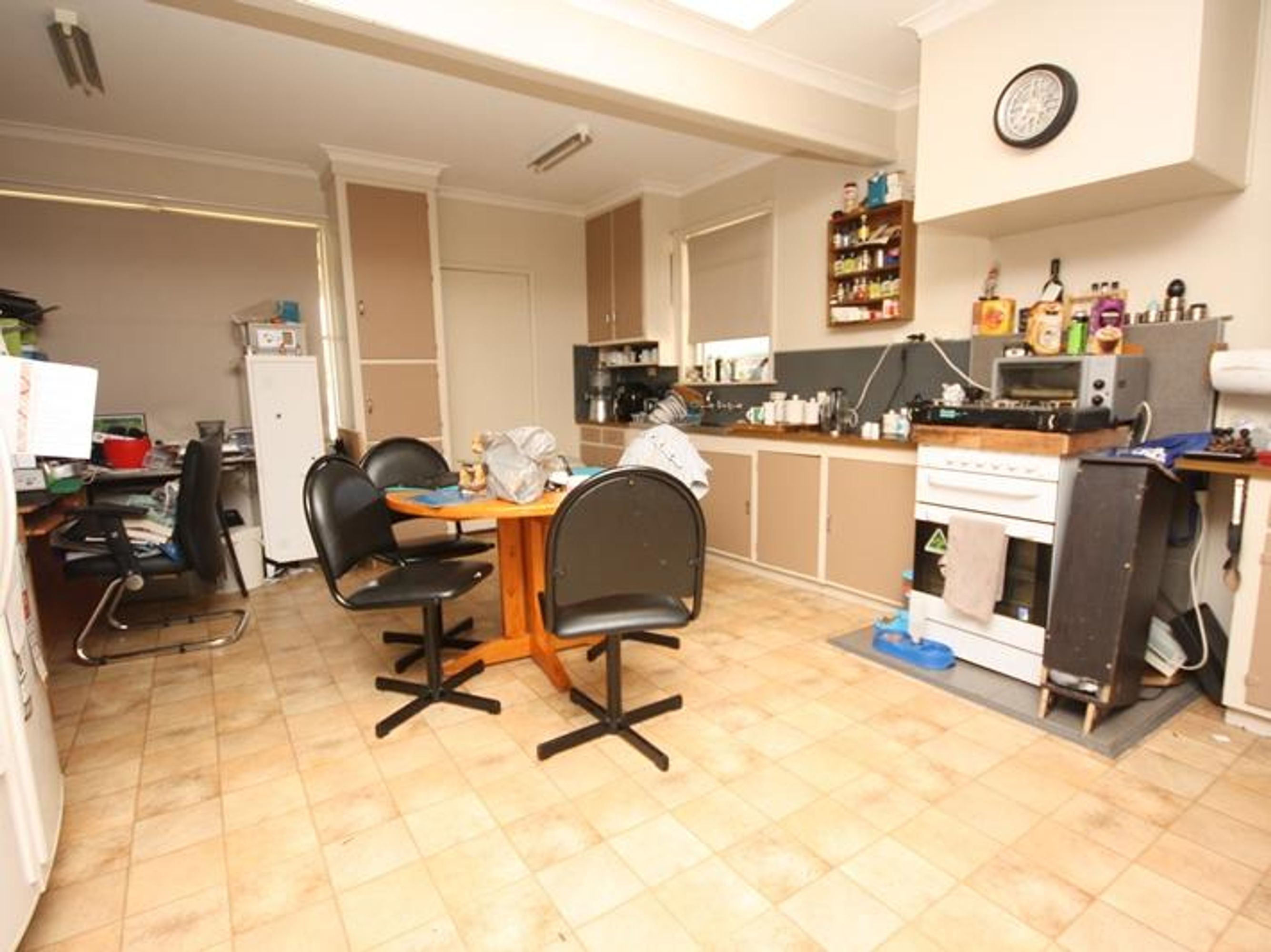 16 Winifred Street, Horsham VIC 3400, Horsham - Thumbnail 2