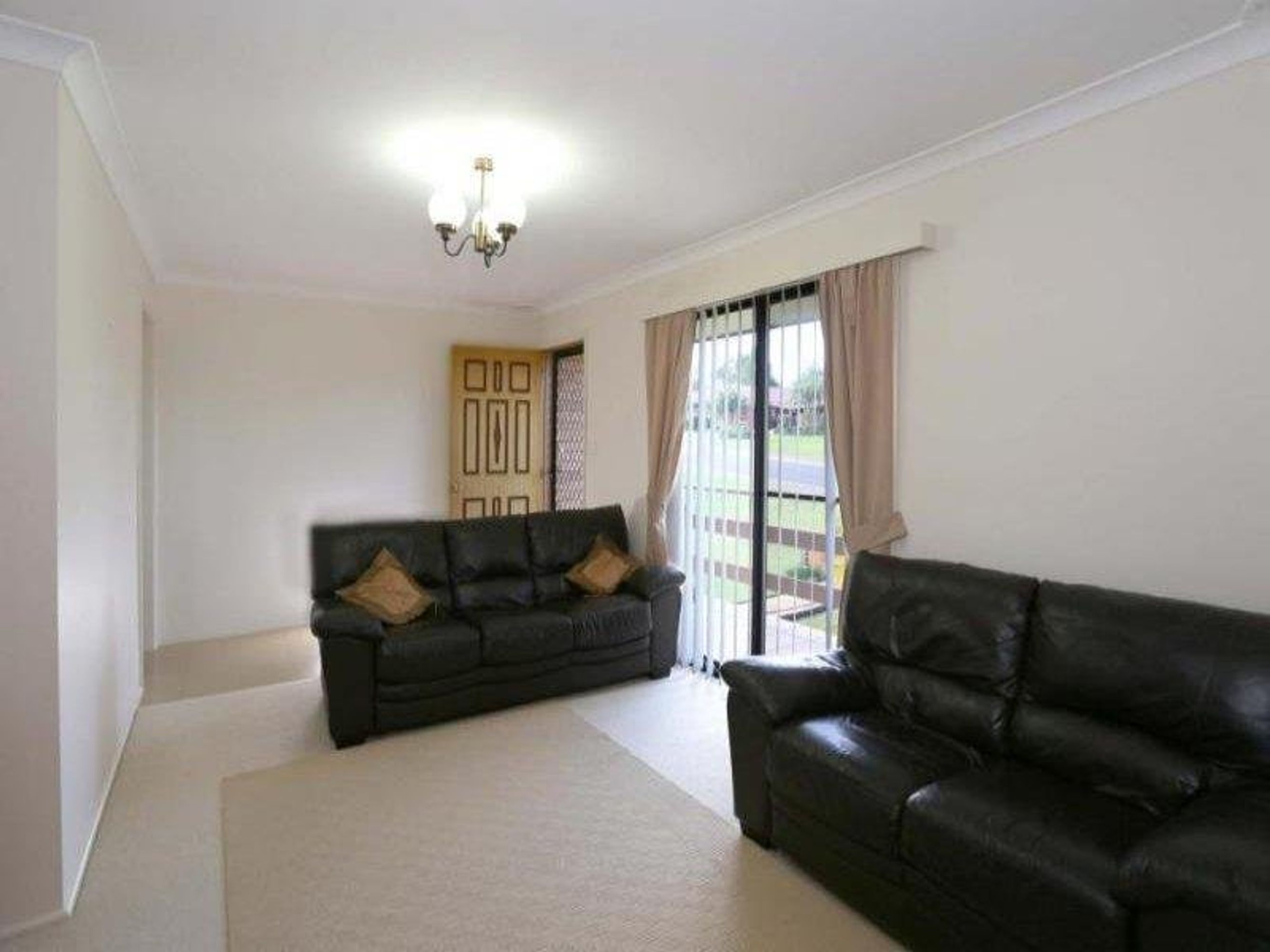 26 Shadybower Drive, Junction Hill - Thumbnail 5