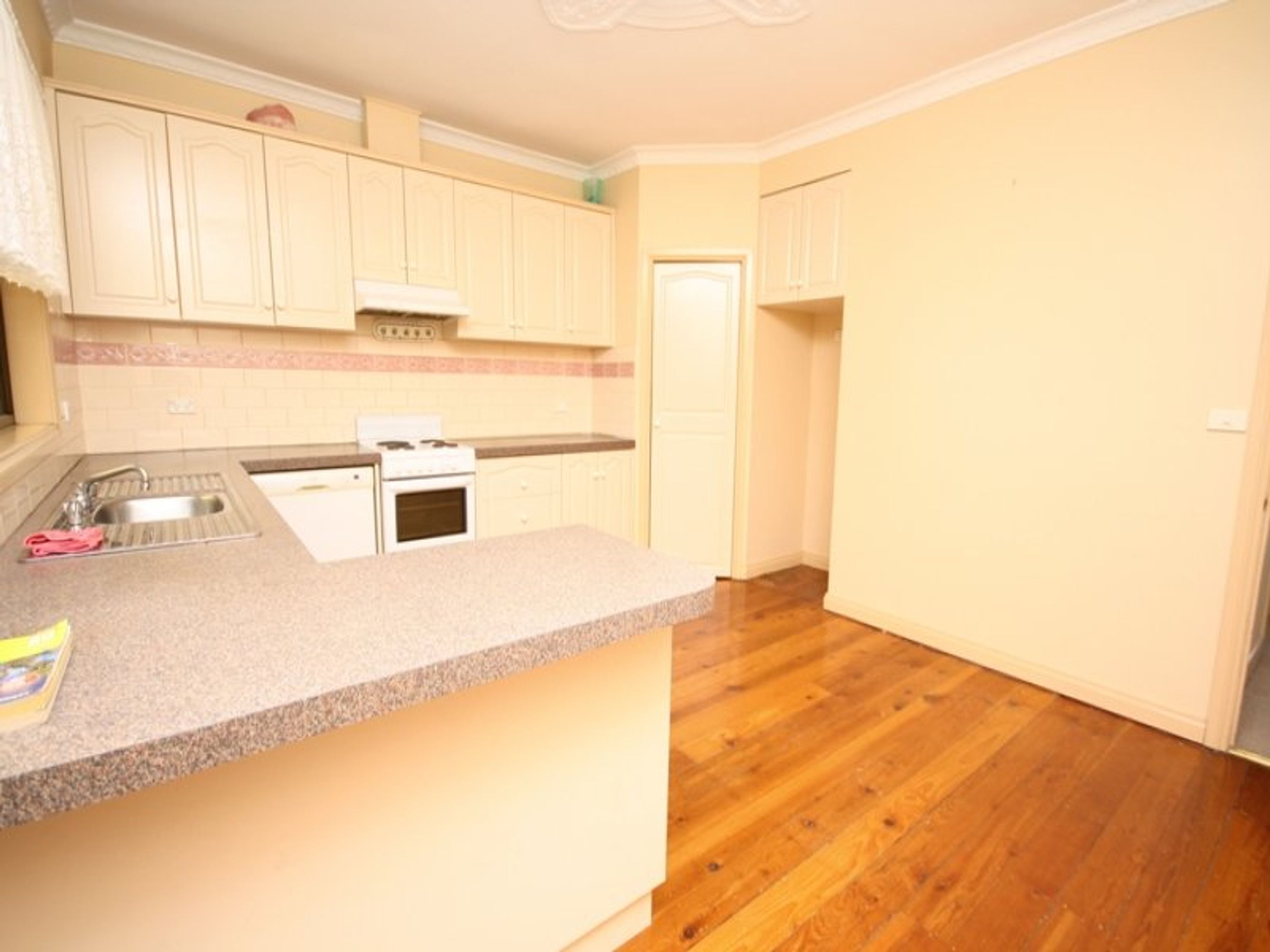 9 Sunnyside Avenue, Horsham VIC 3400, Horsham - Thumbnail 4