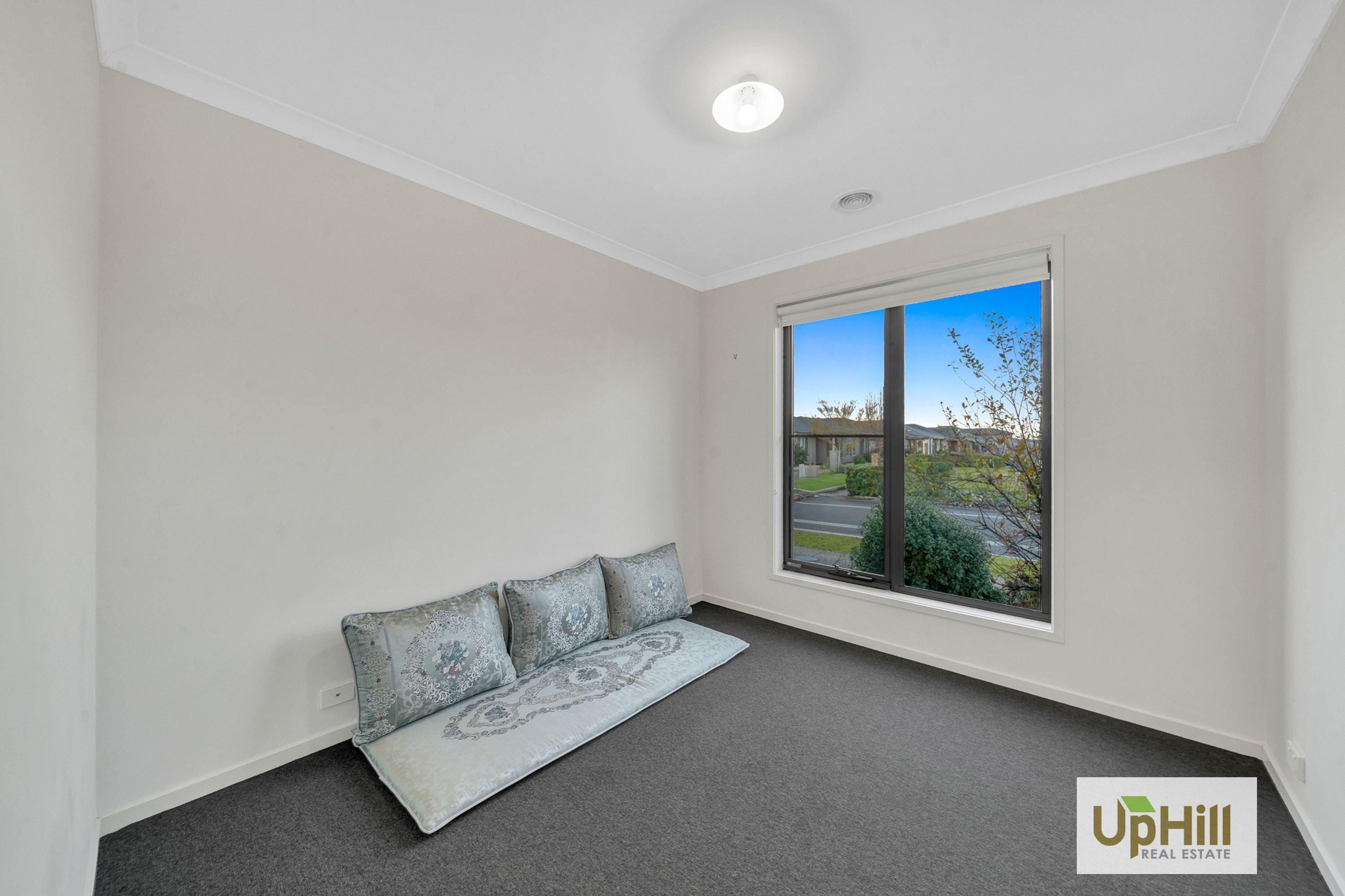 11A Thoroughbred Drive, Clyde North - Thumbnail 6