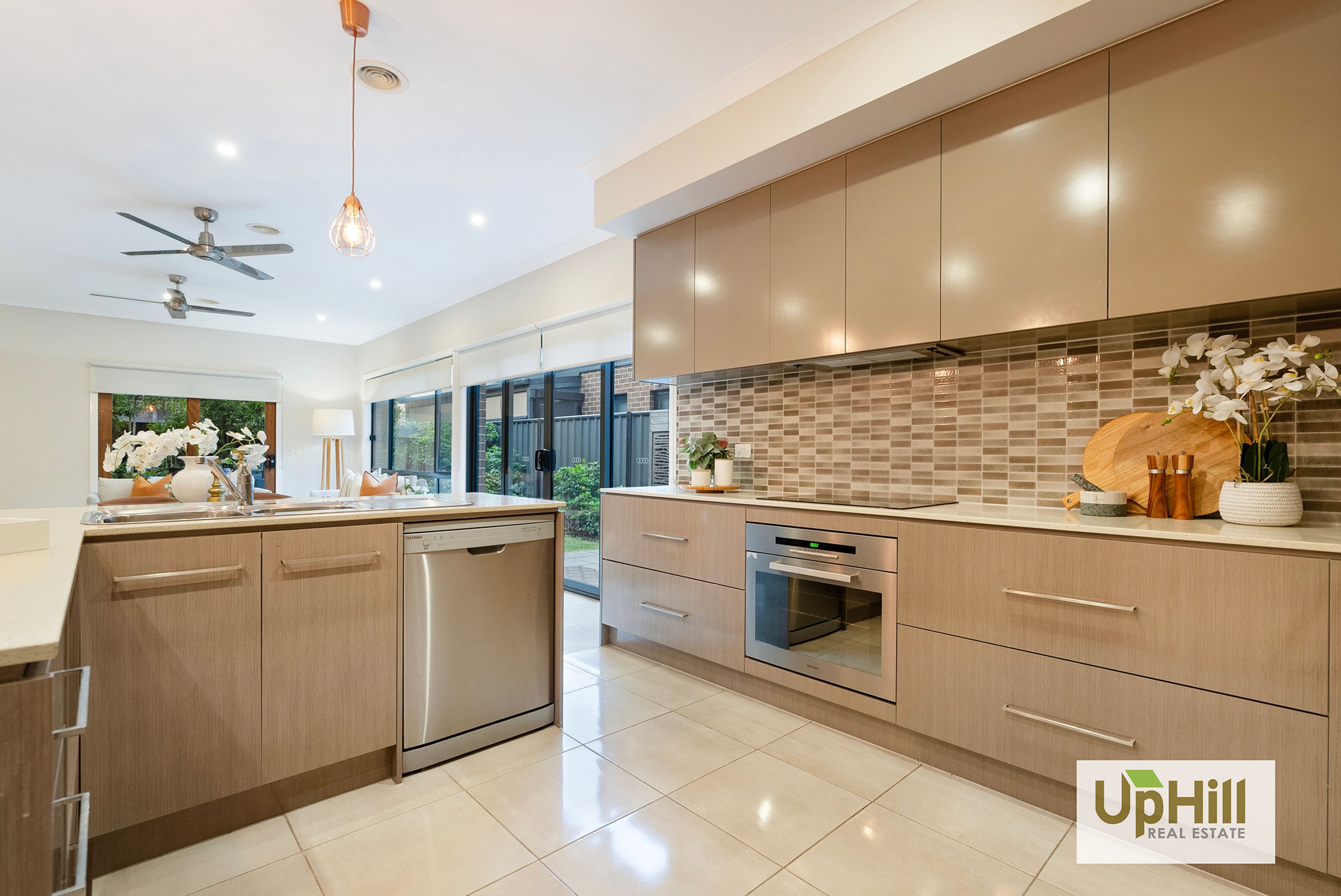 6 Bonnington Boulevard, Clyde North - Thumbnail 7