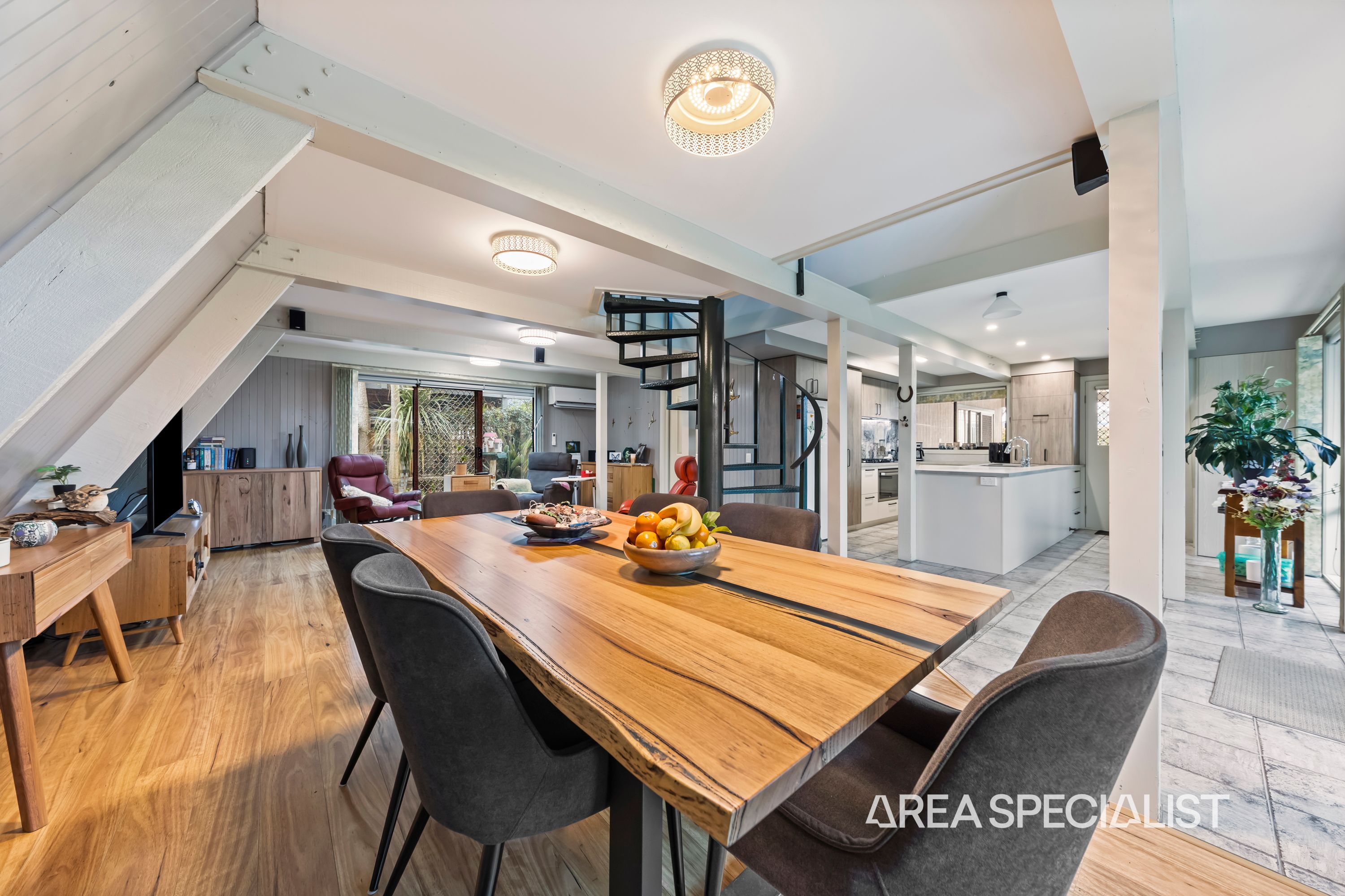 8 Beach Street, Corinella - Thumbnail 2