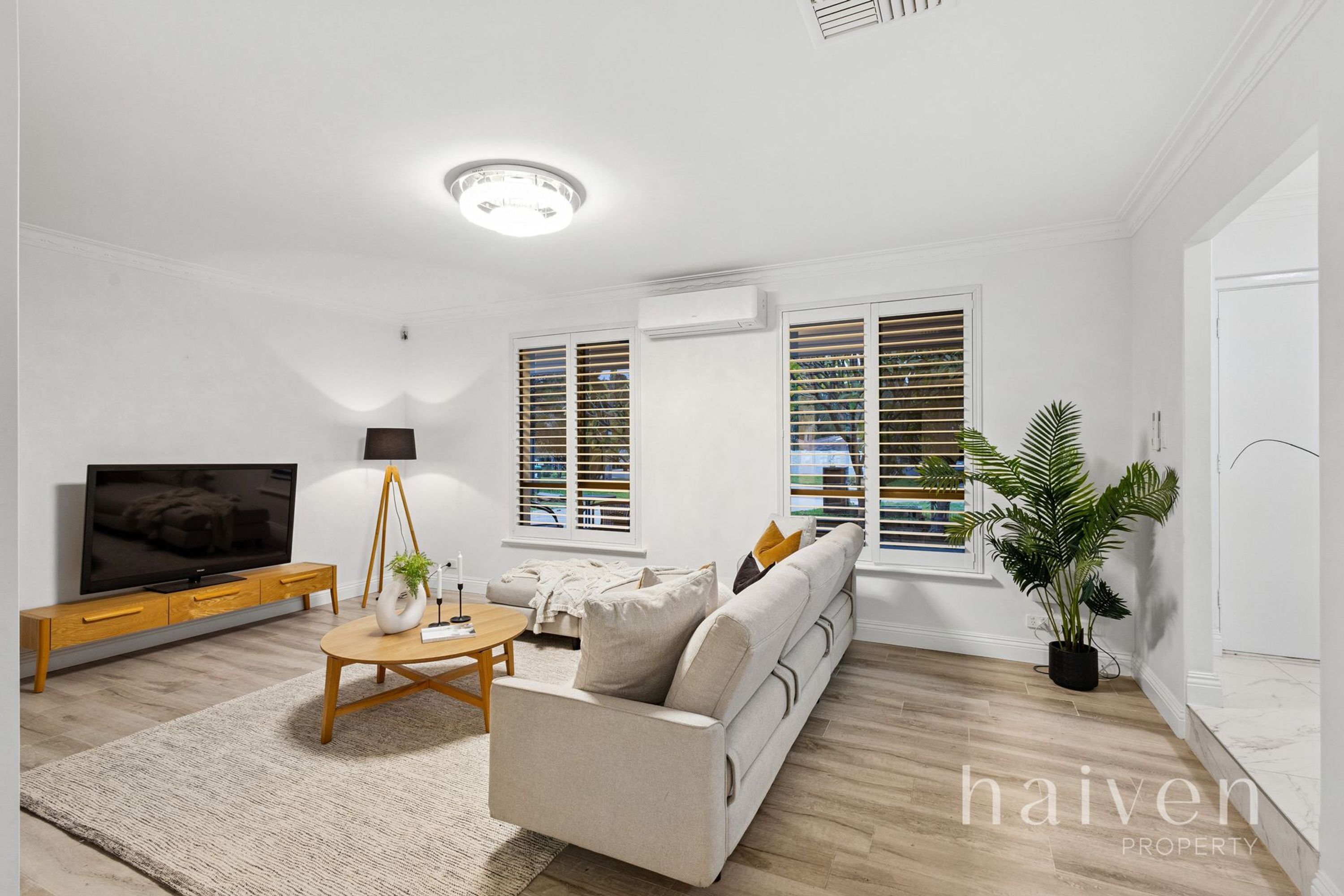 14 Trevithick Close, Stirling - Thumbnail 3