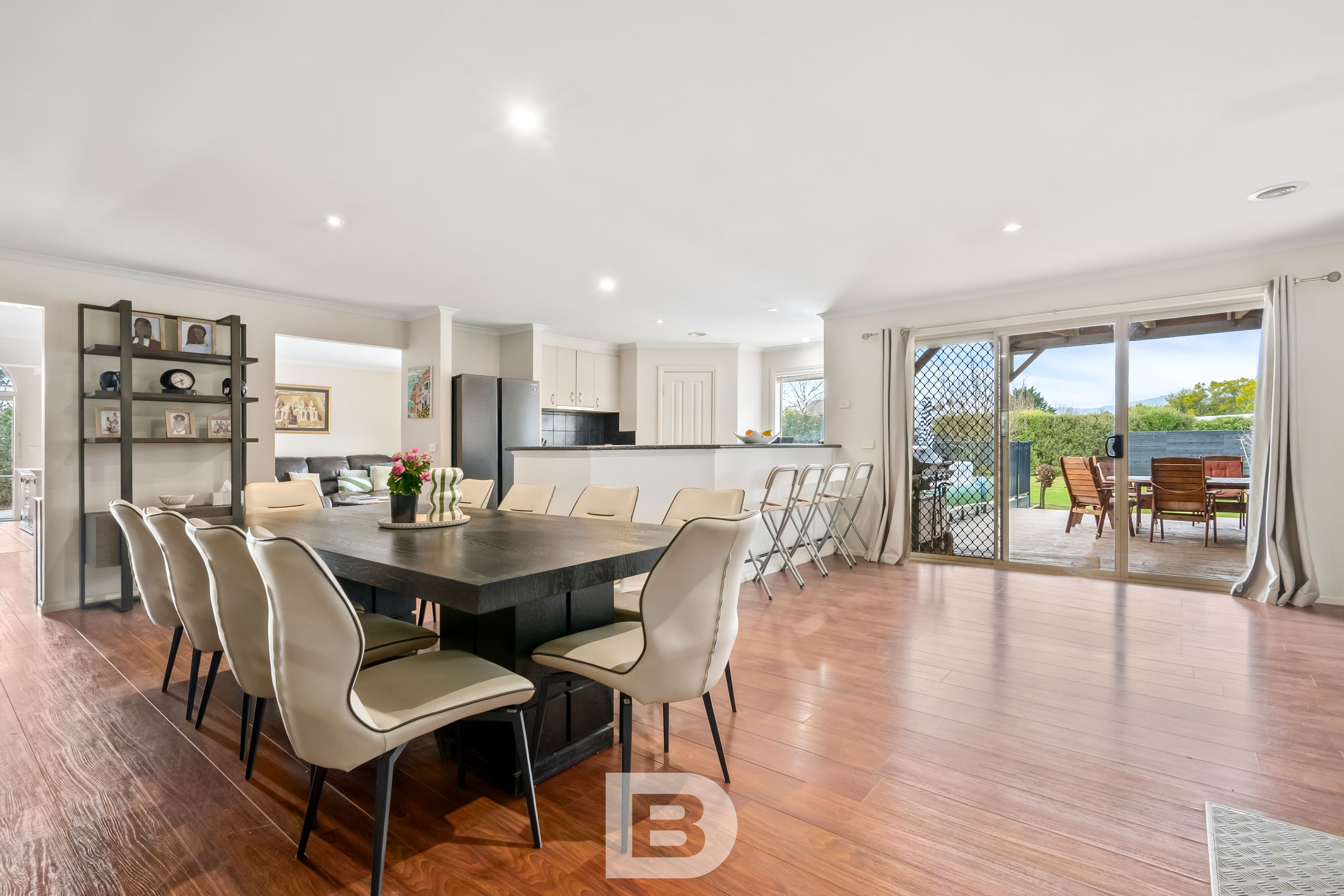 9 Nutfield Close, Woodend - Thumbnail 5