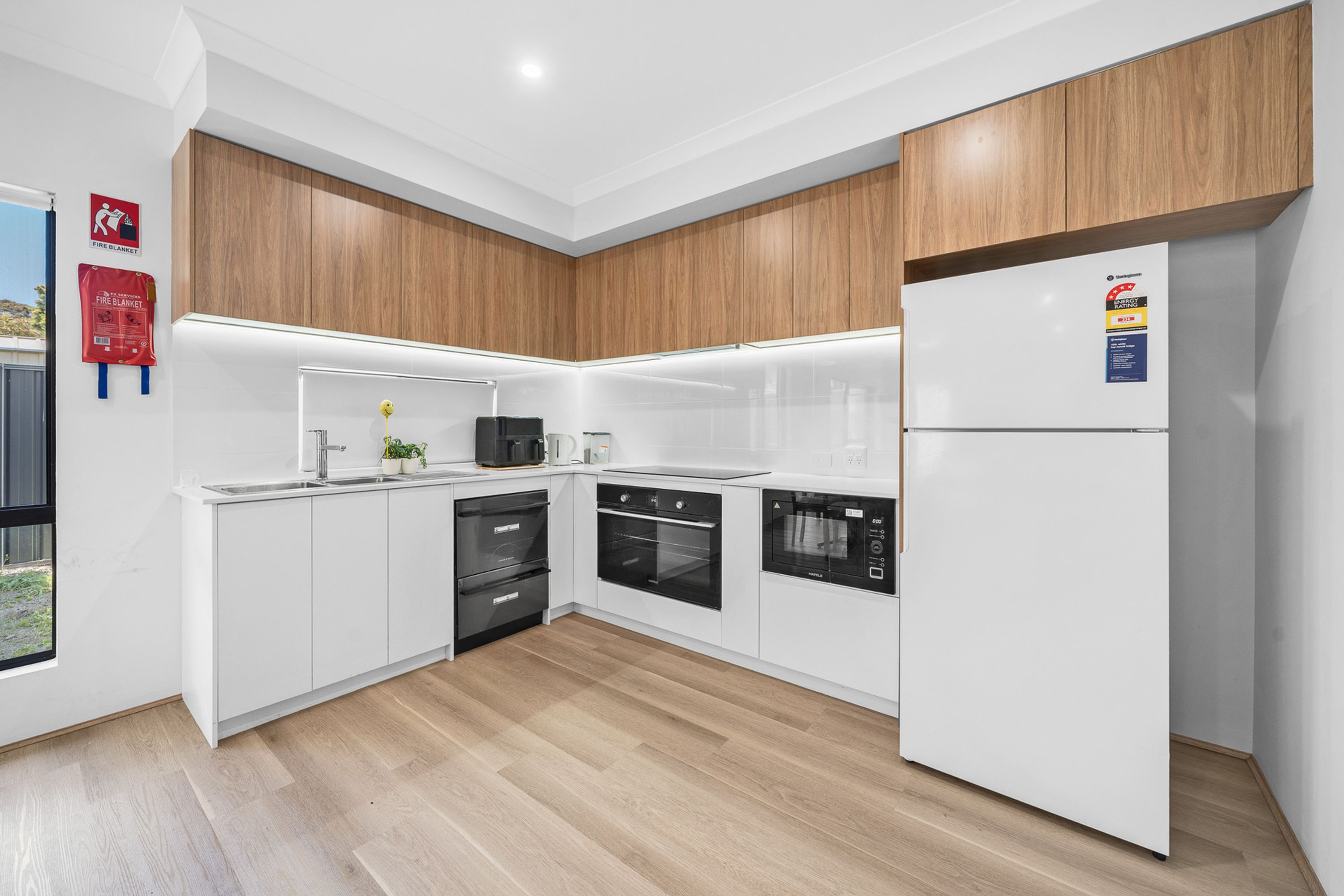 1 Mahonia Way, Forrestfield, Forrestfield - Thumbnail 2
