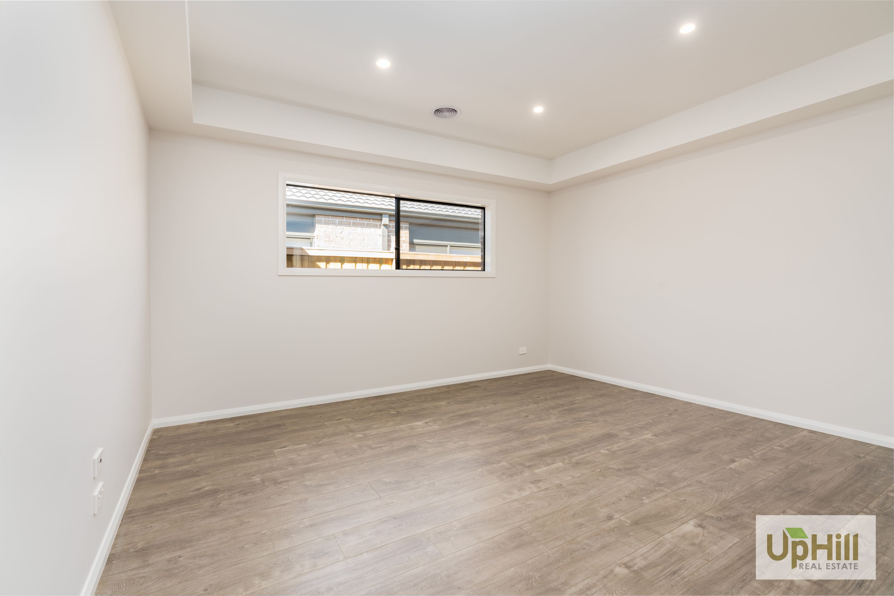 10 CORROBOREE STREET, Clyde North - Thumbnail 6