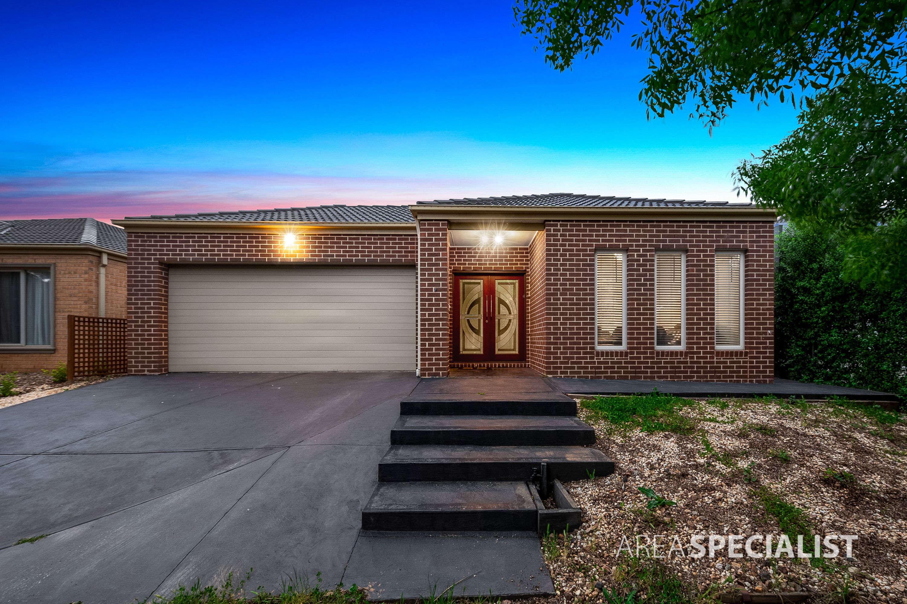 7 Dahlia Drive, Caroline Springs VIC 3023, Caroline Springs - Thumbnail 2