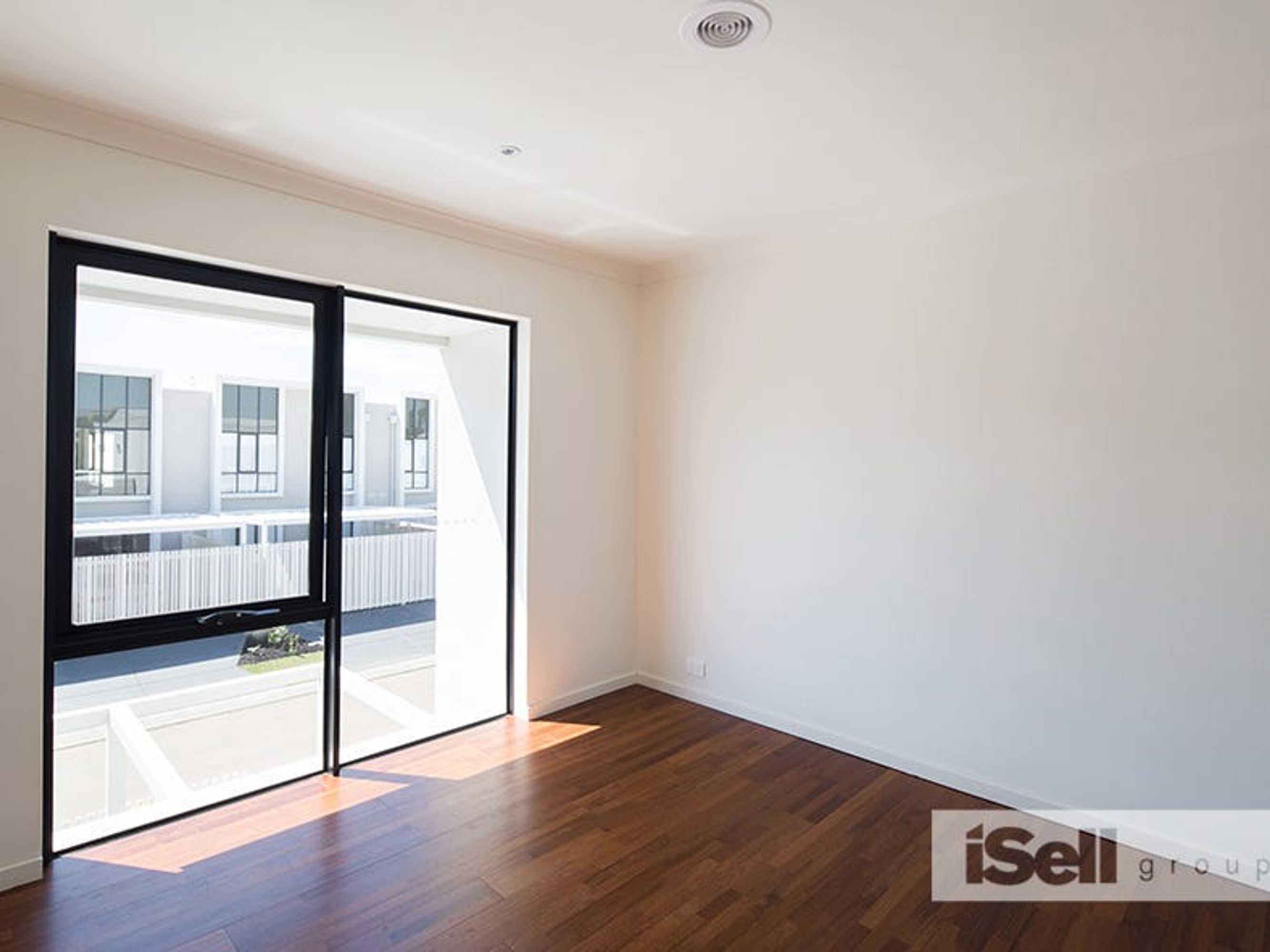 19 Bombala Street, Springvale - Thumbnail 8