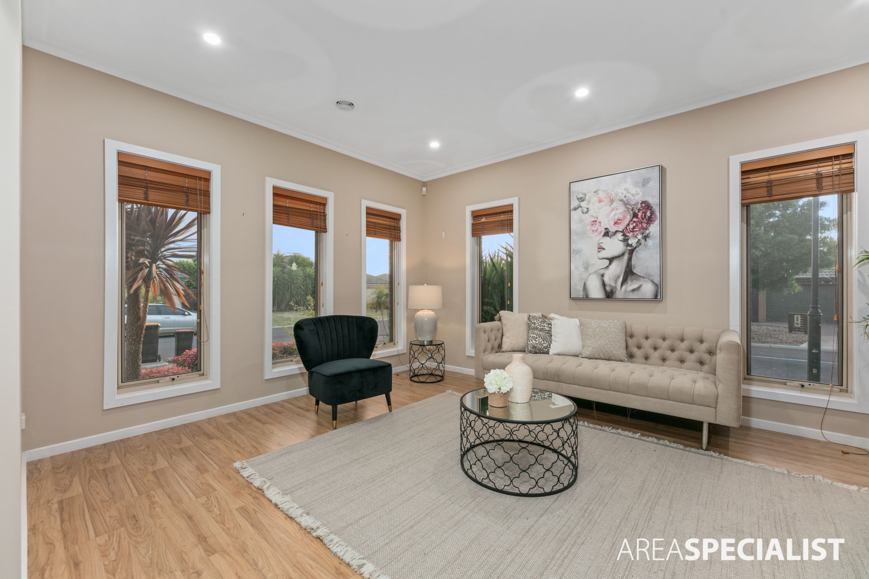6 Glen Drouitt Drive, Caroline Springs VIC 3023, Caroline Springs - Thumbnail 4