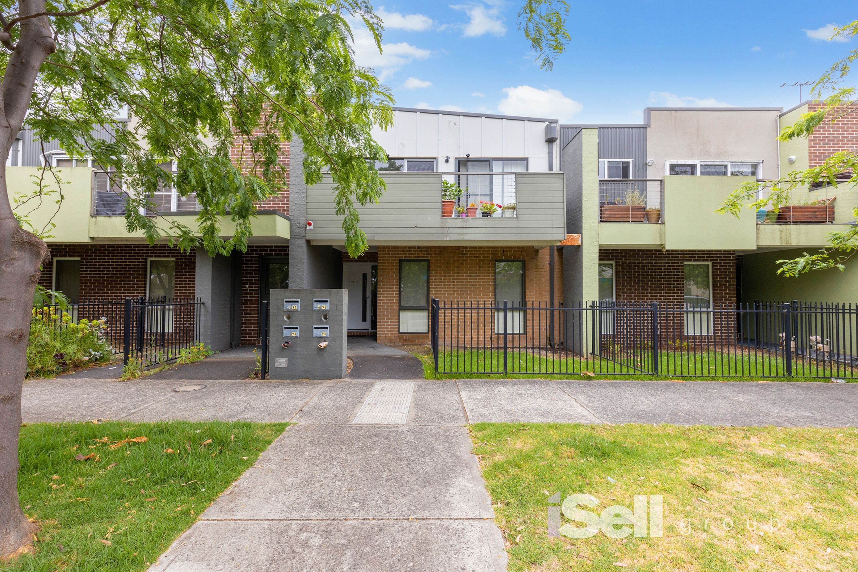 93 Keneally St, Dandenong - Thumbnail 2
