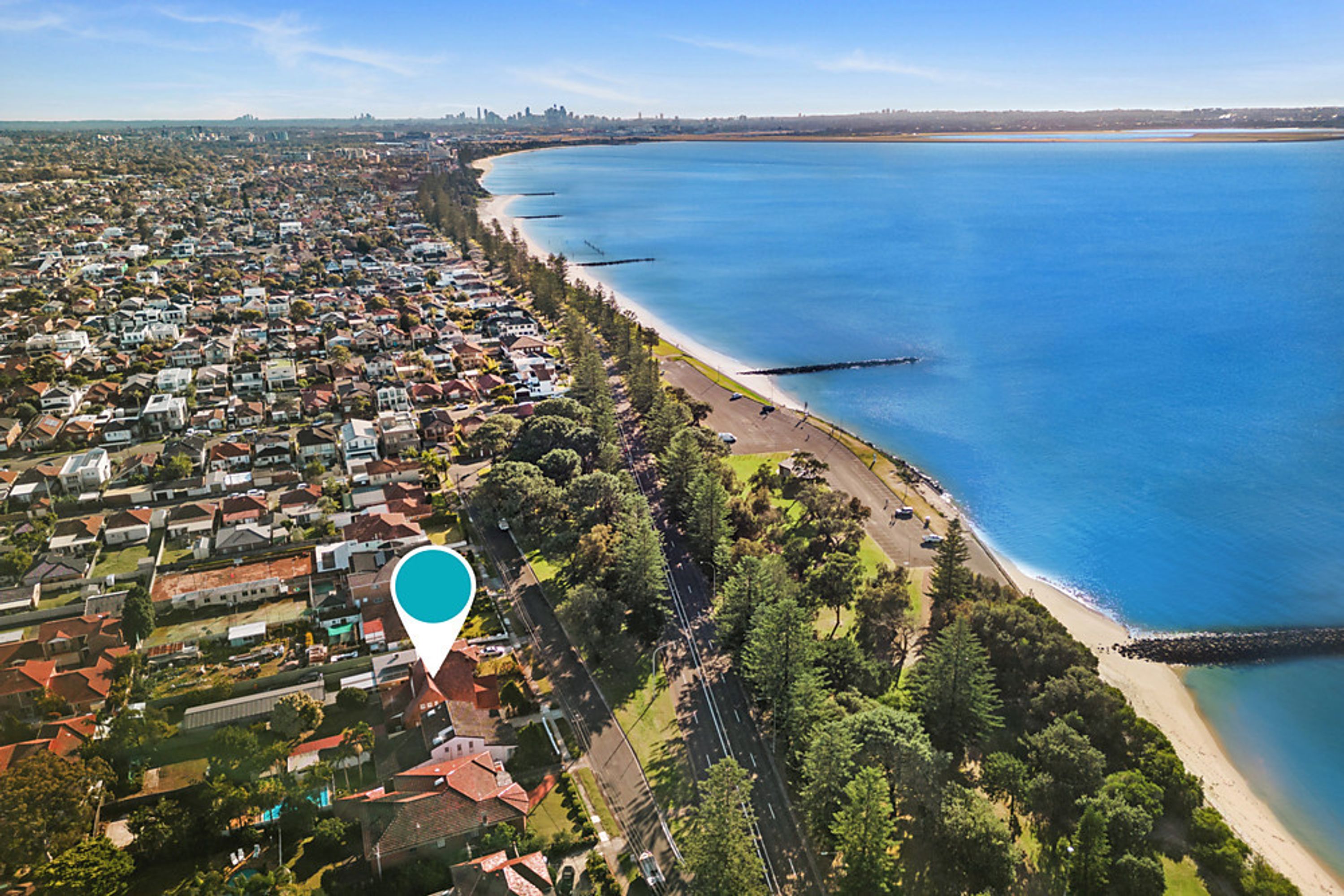 241 The Grand Parade, Ramsgate Beach - Thumbnail 3