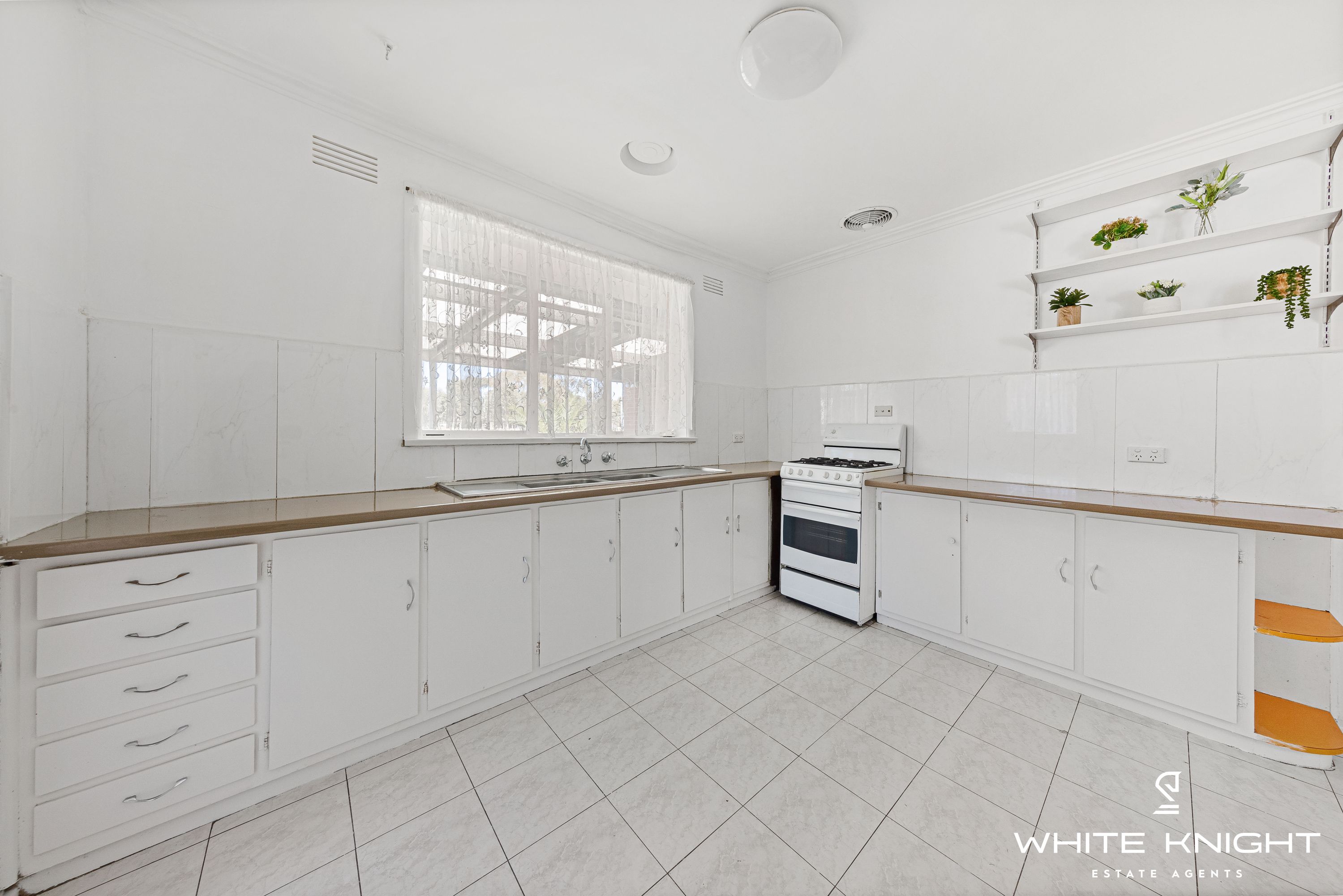 13 Yarmouth Avenue, St Albans VIC 3021, St Albans - Thumbnail 6