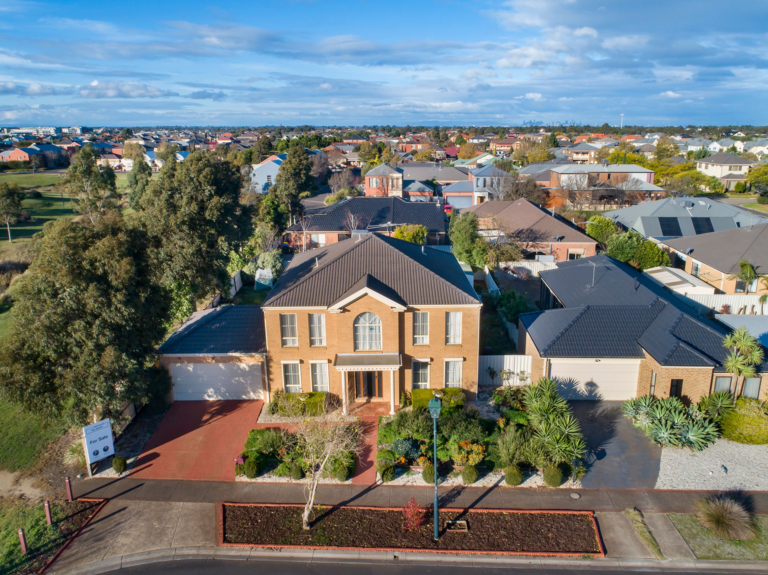 8 Alderstead Place, Caroline Springs VIC 3023, Caroline Springs - Thumbnail 2