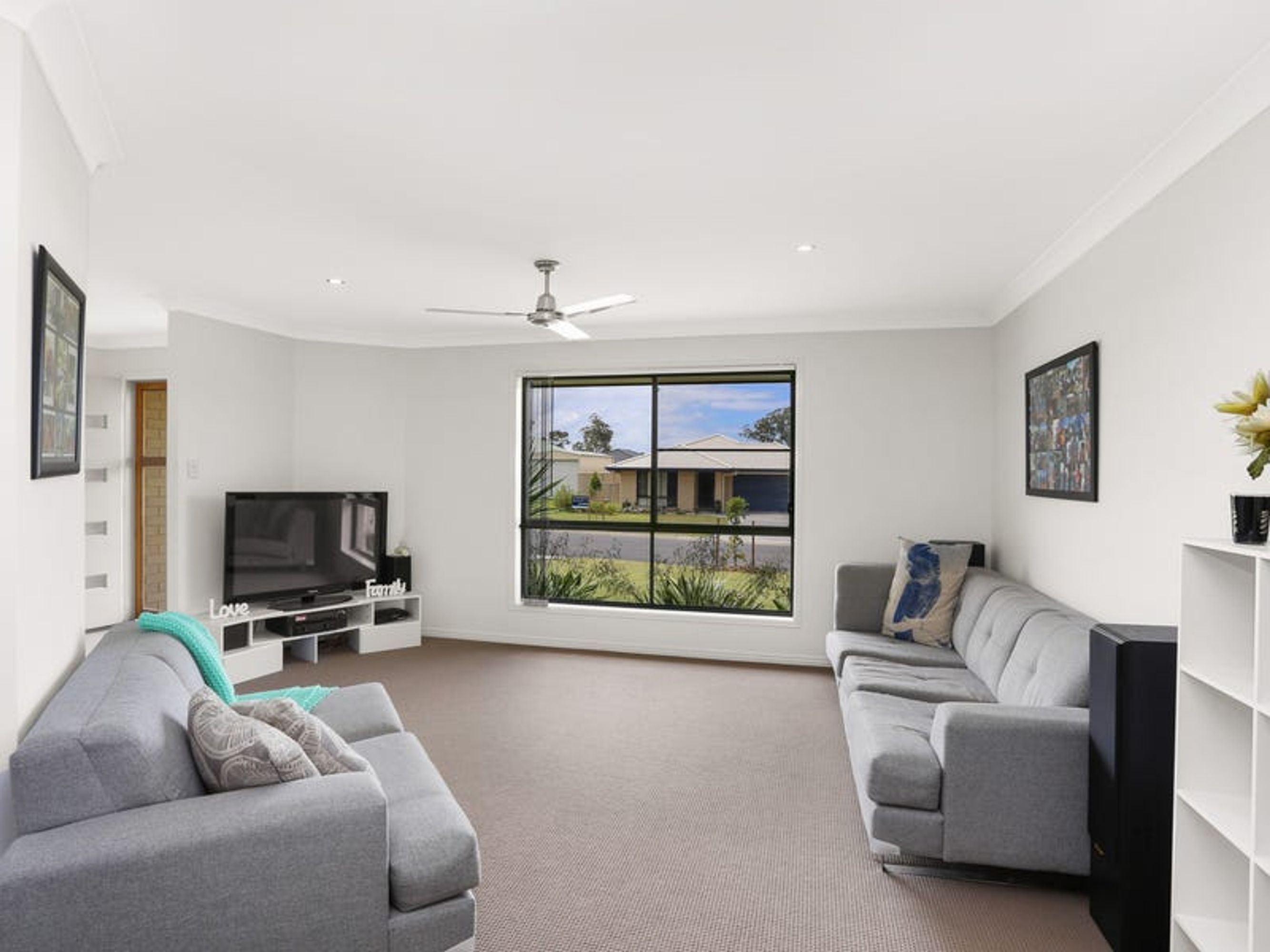 28 Edinburgh Drive, Townsend - Thumbnail 4