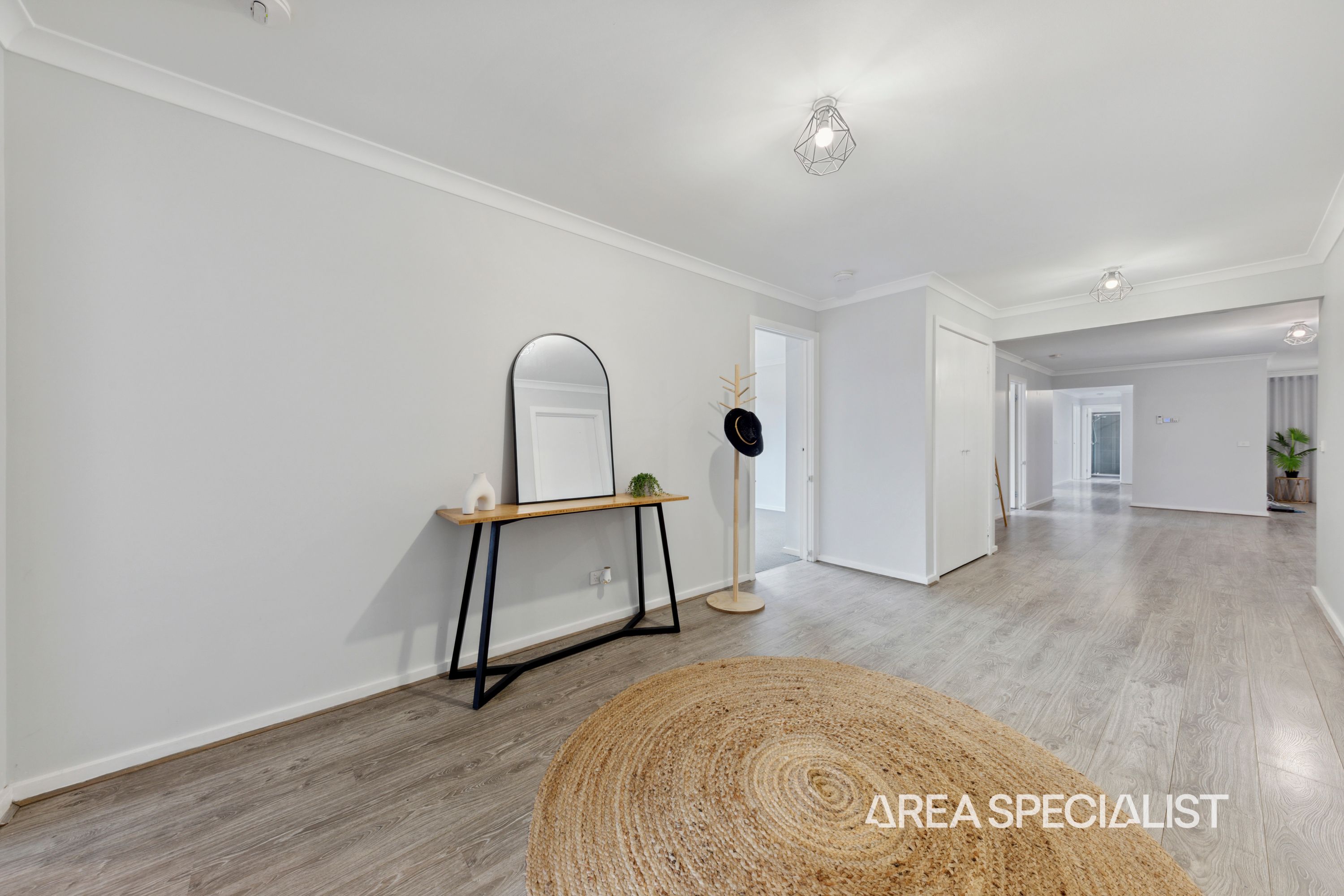 73 Diamond Drive, Koo Wee Rup - Thumbnail 3
