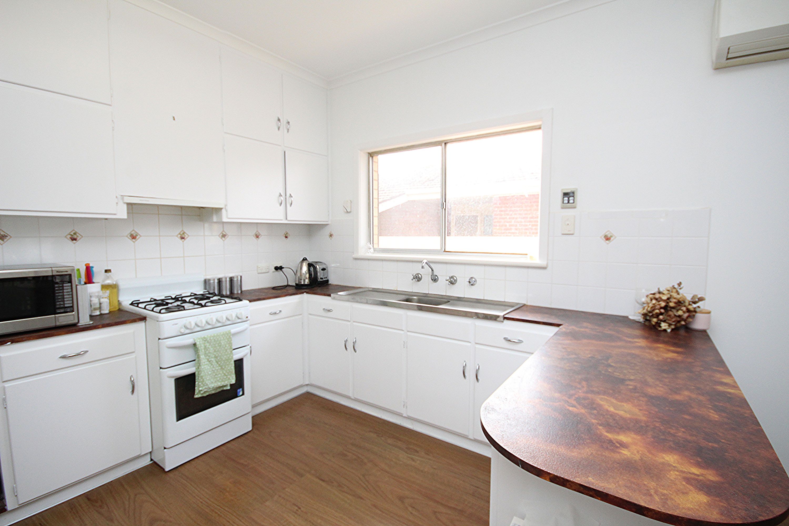 11 Hillary Street, Horsham VIC 3400, Horsham - Thumbnail 2