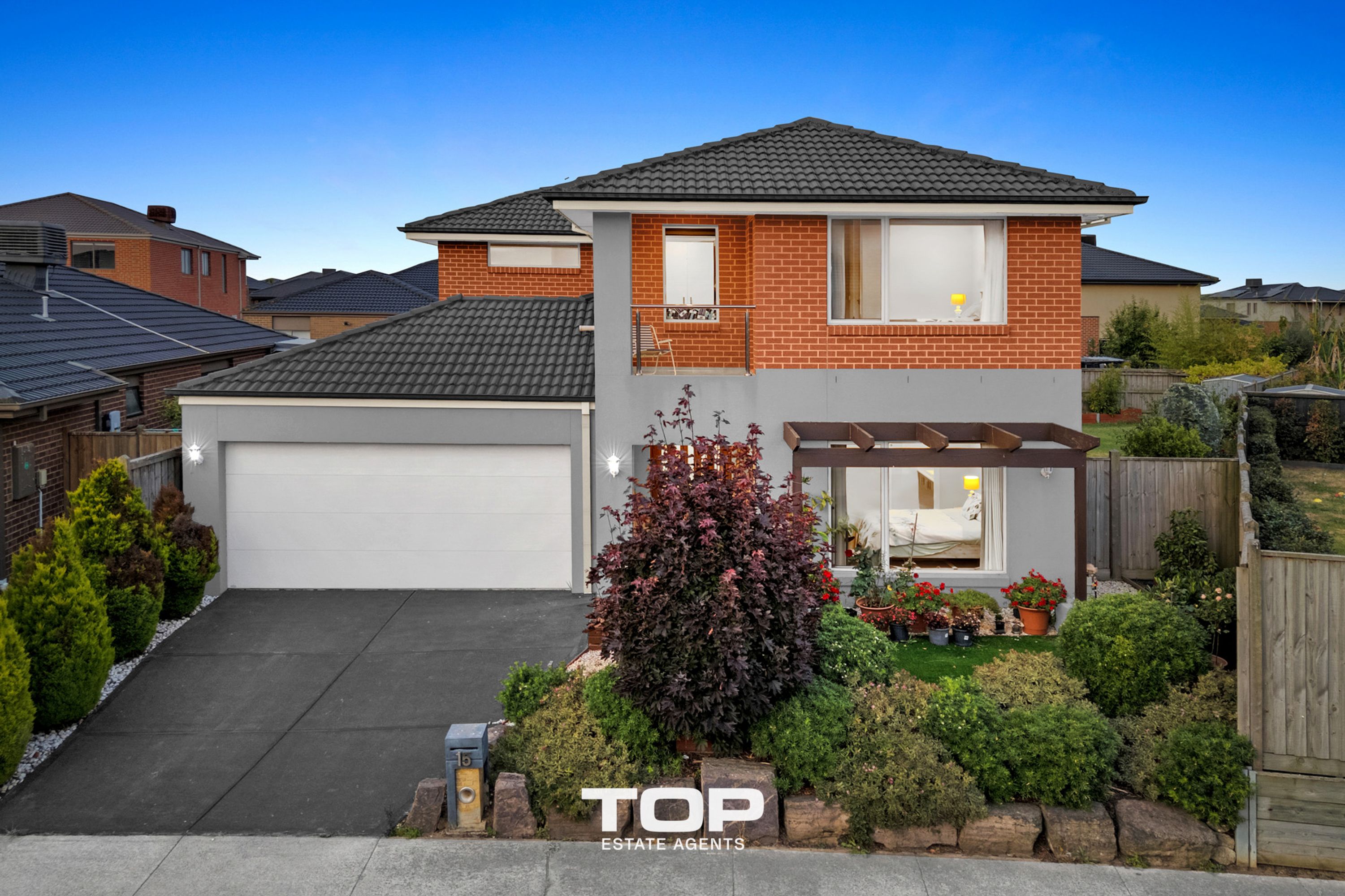 15 Raeburn Drive, Clyde North - Thumbnail 2