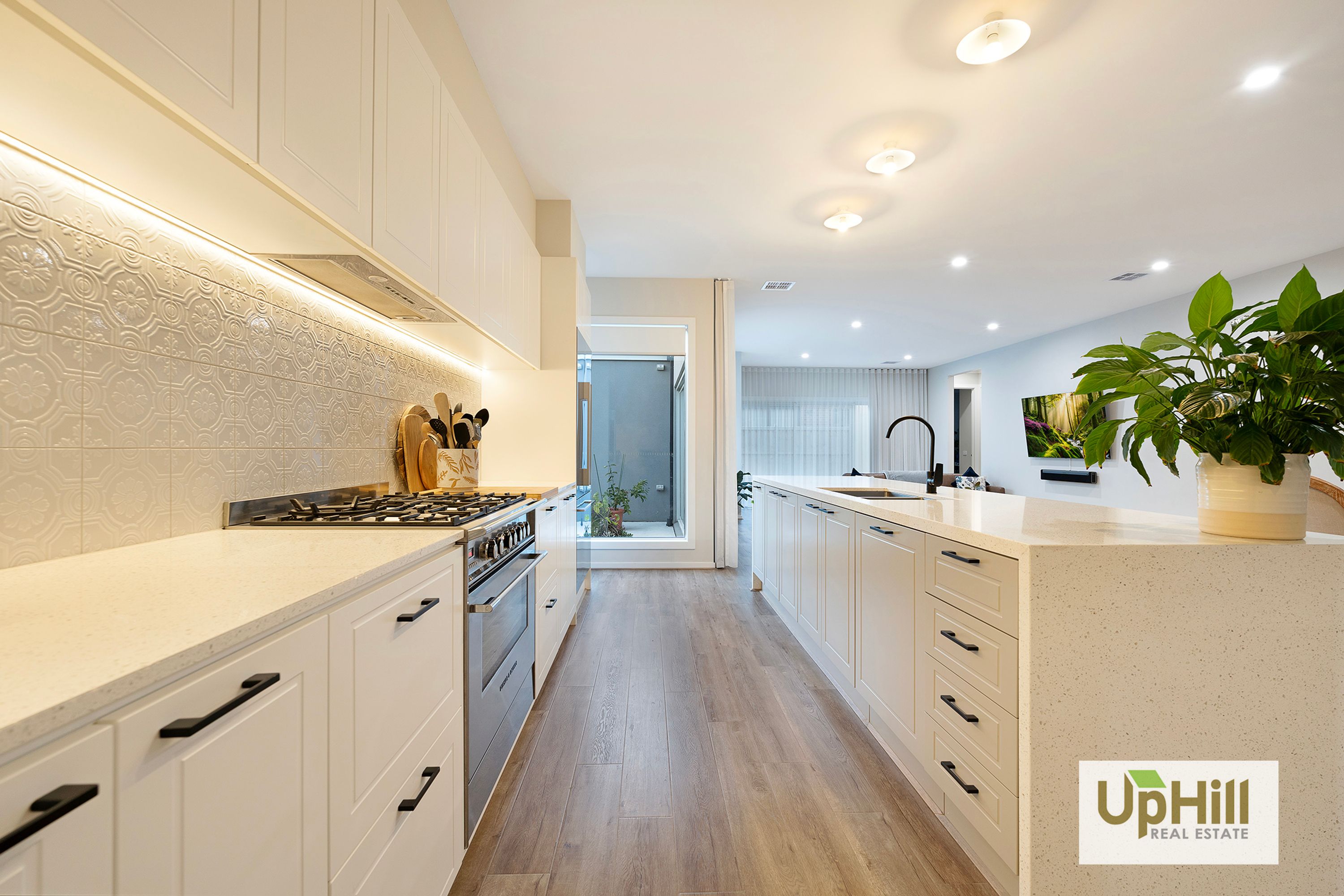 36 Vielo Circuit, Clyde North - Thumbnail 7