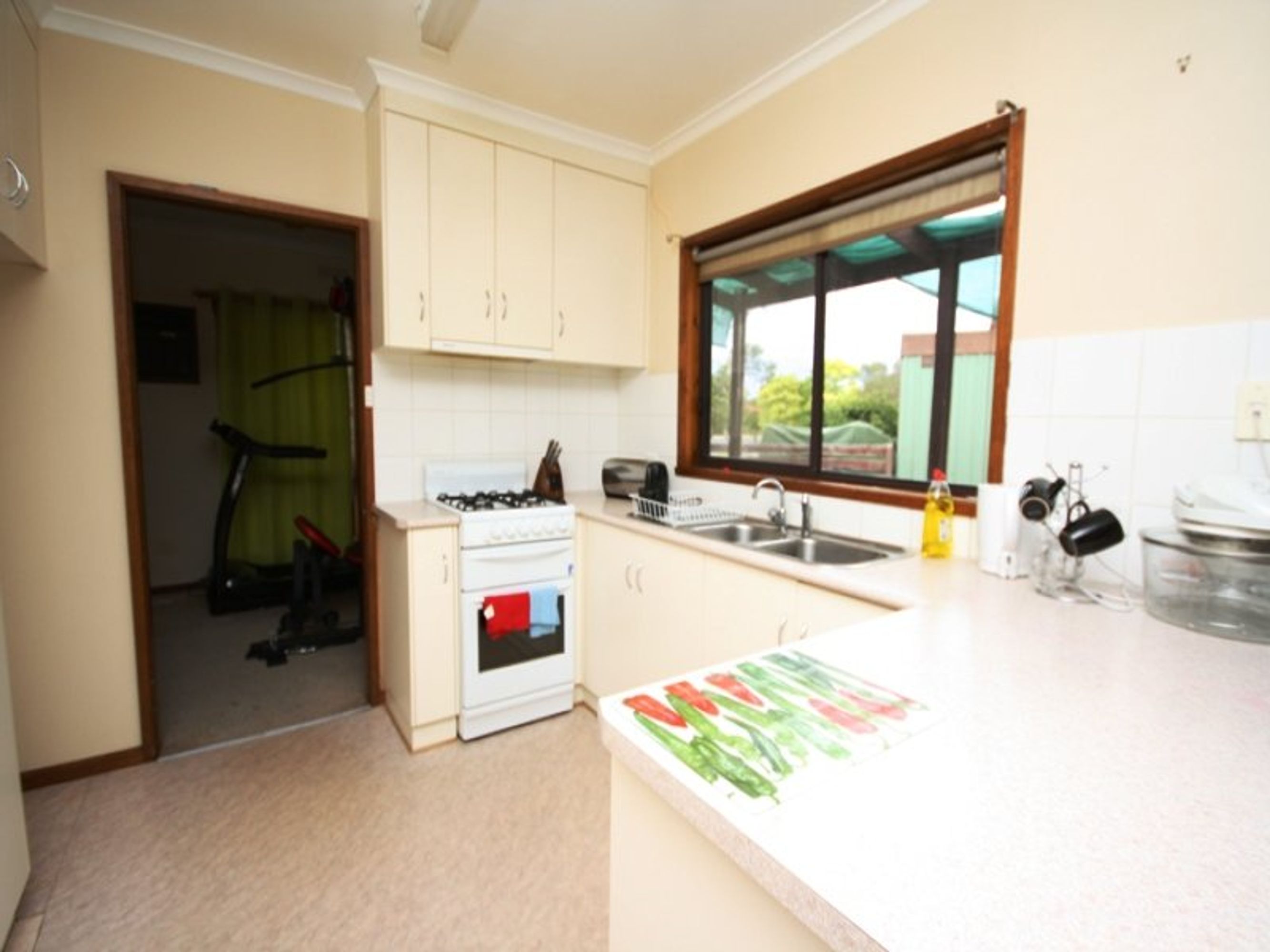 10 Culliver Street, Horsham VIC 3400, Horsham - Thumbnail 3