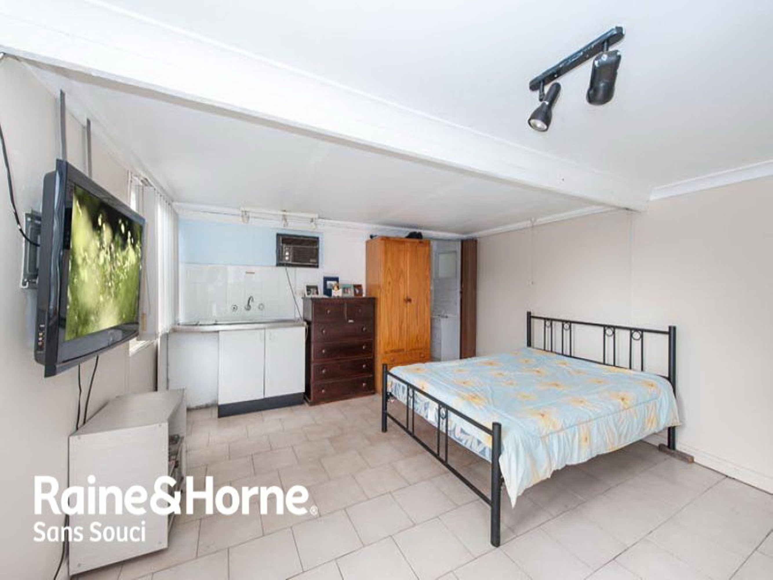 25 Harslett Crescent, Beverley Park - Thumbnail 7