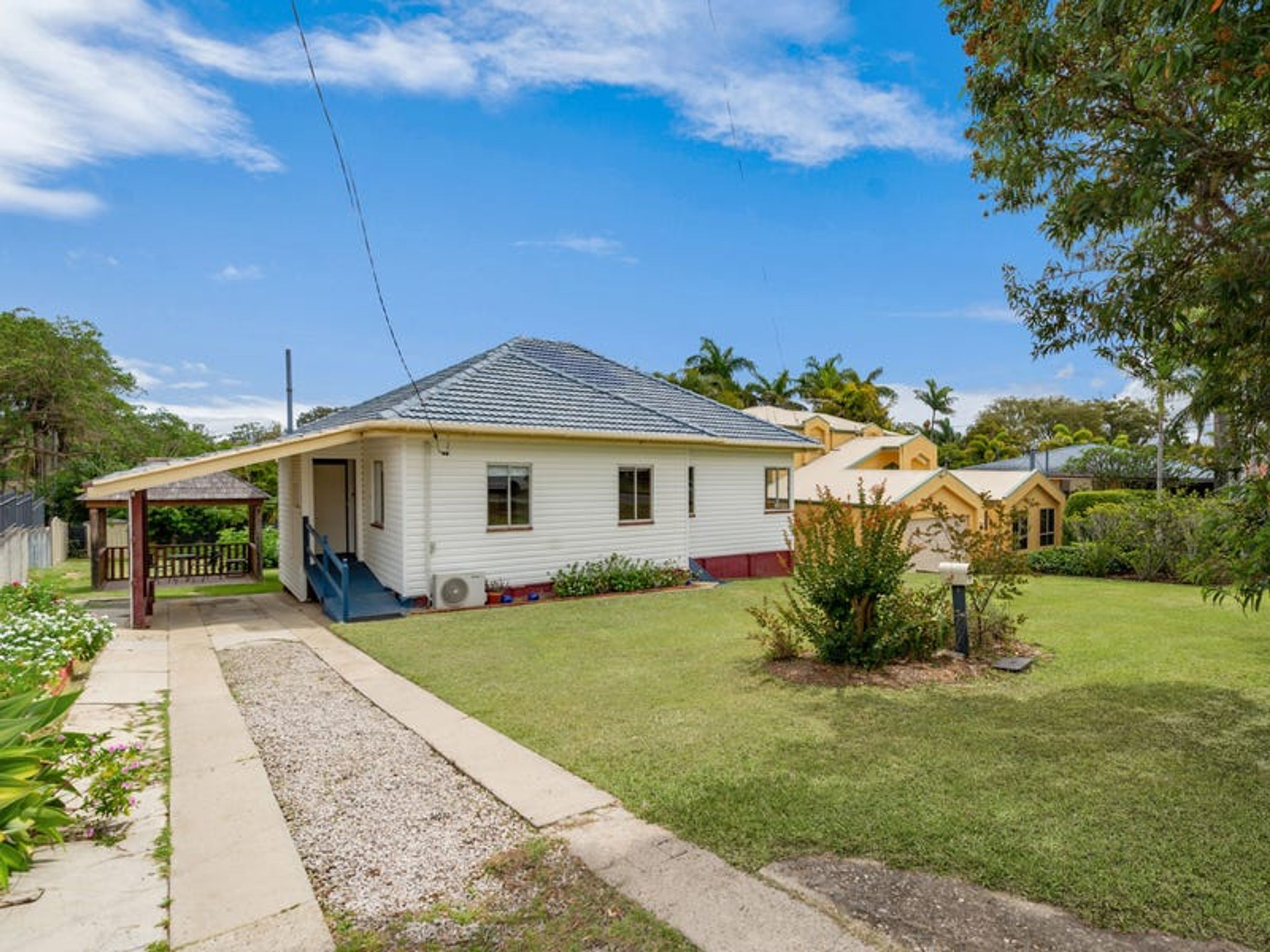 9 Herne Road, Scarborough - Thumbnail 2