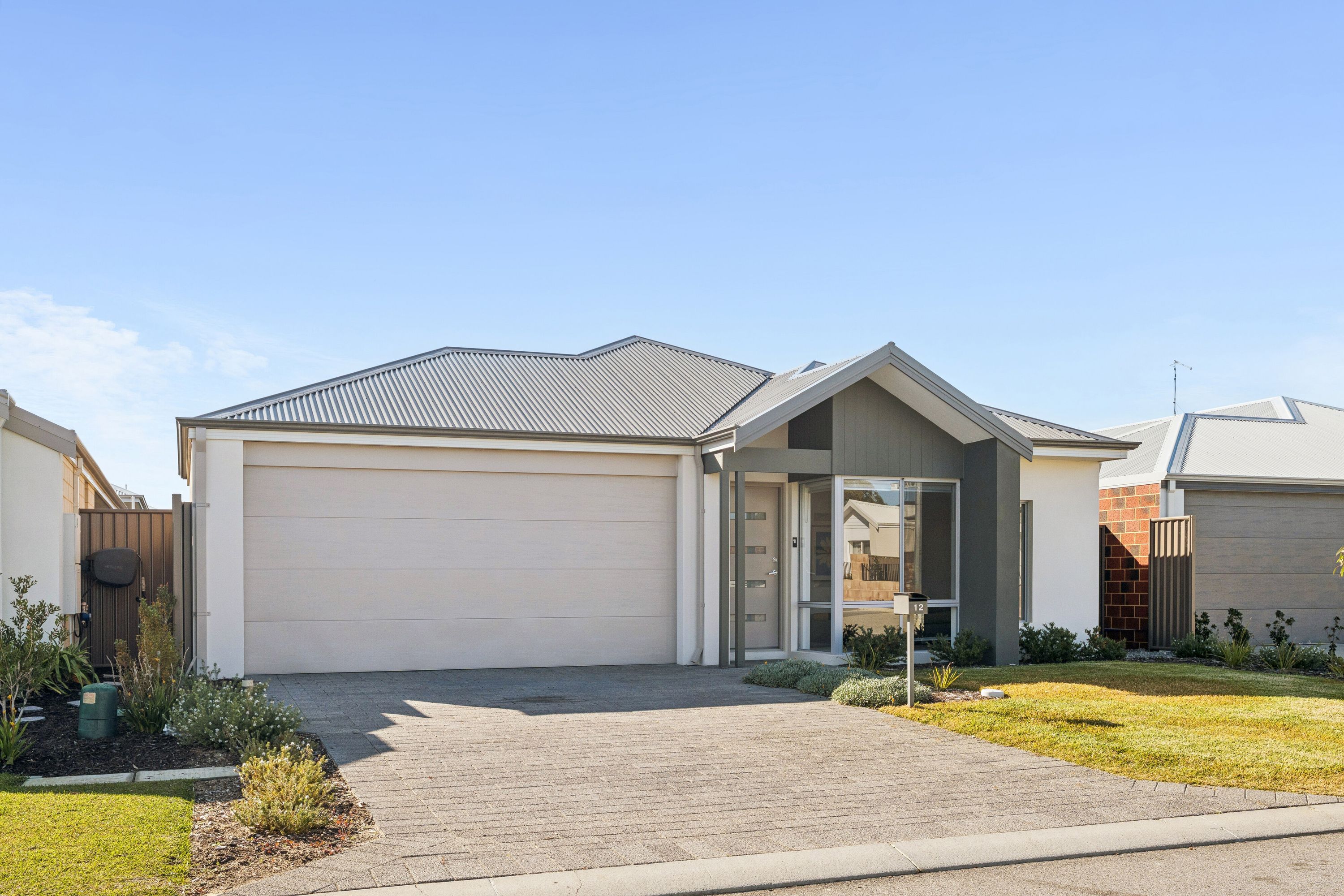 12 Mapleton Avenue, Clarkson - Thumbnail 2
