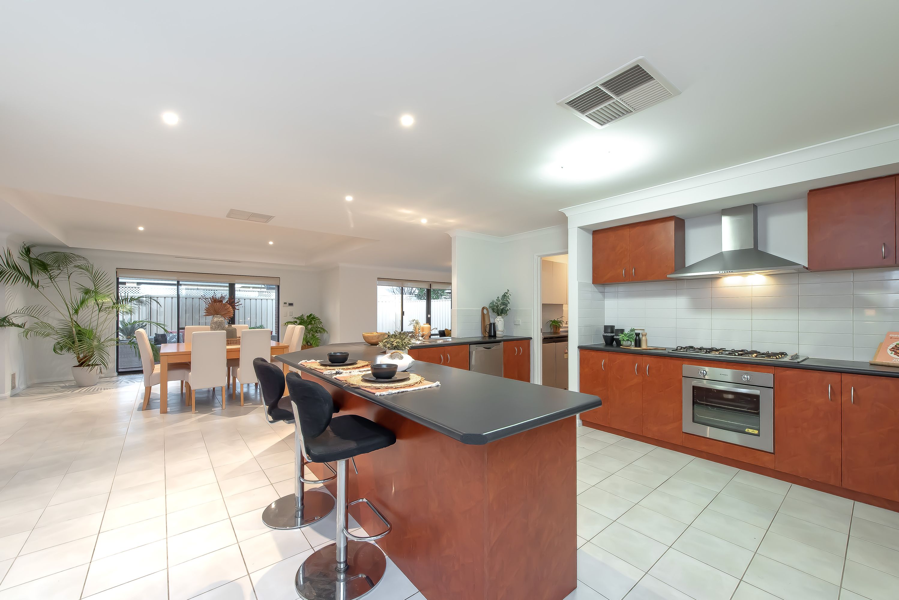 12 Sutton Way, Darch - Thumbnail 2