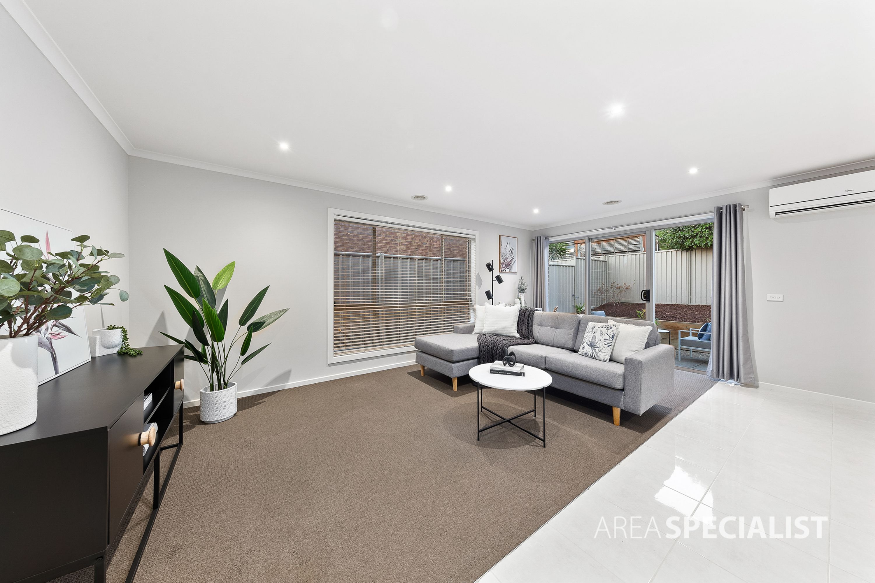 34 Hascombe Drive, Caroline Springs VIC 3023, Caroline Springs - Thumbnail 8