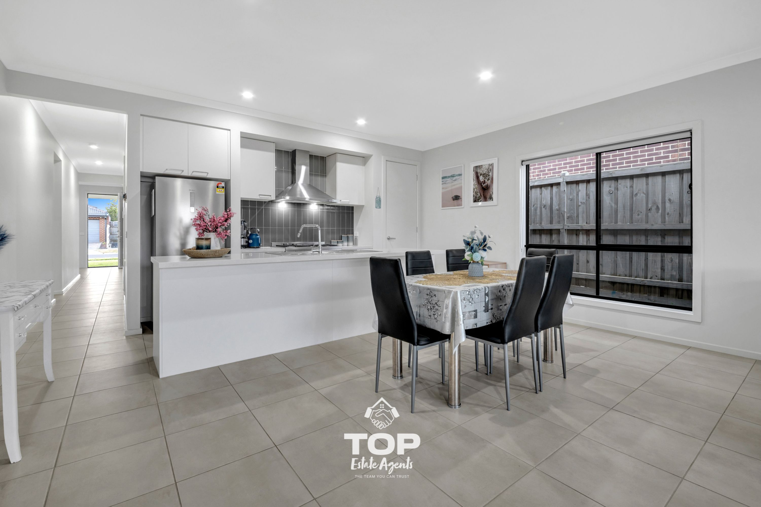28 Serengeti Street, Clyde North - Thumbnail 4