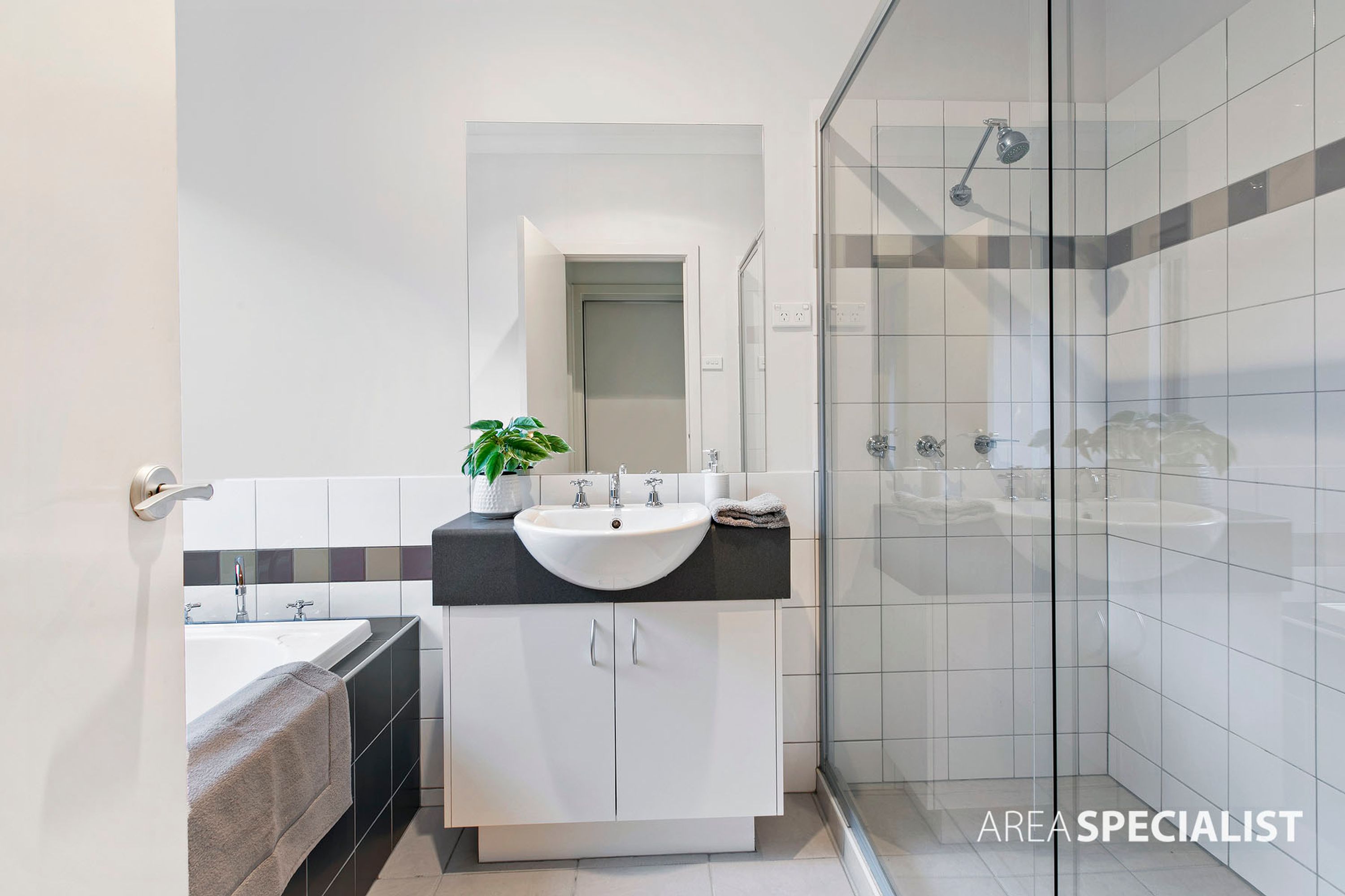 14 Coburn Way, Caroline Springs VIC 3023, Caroline Springs - Thumbnail 8
