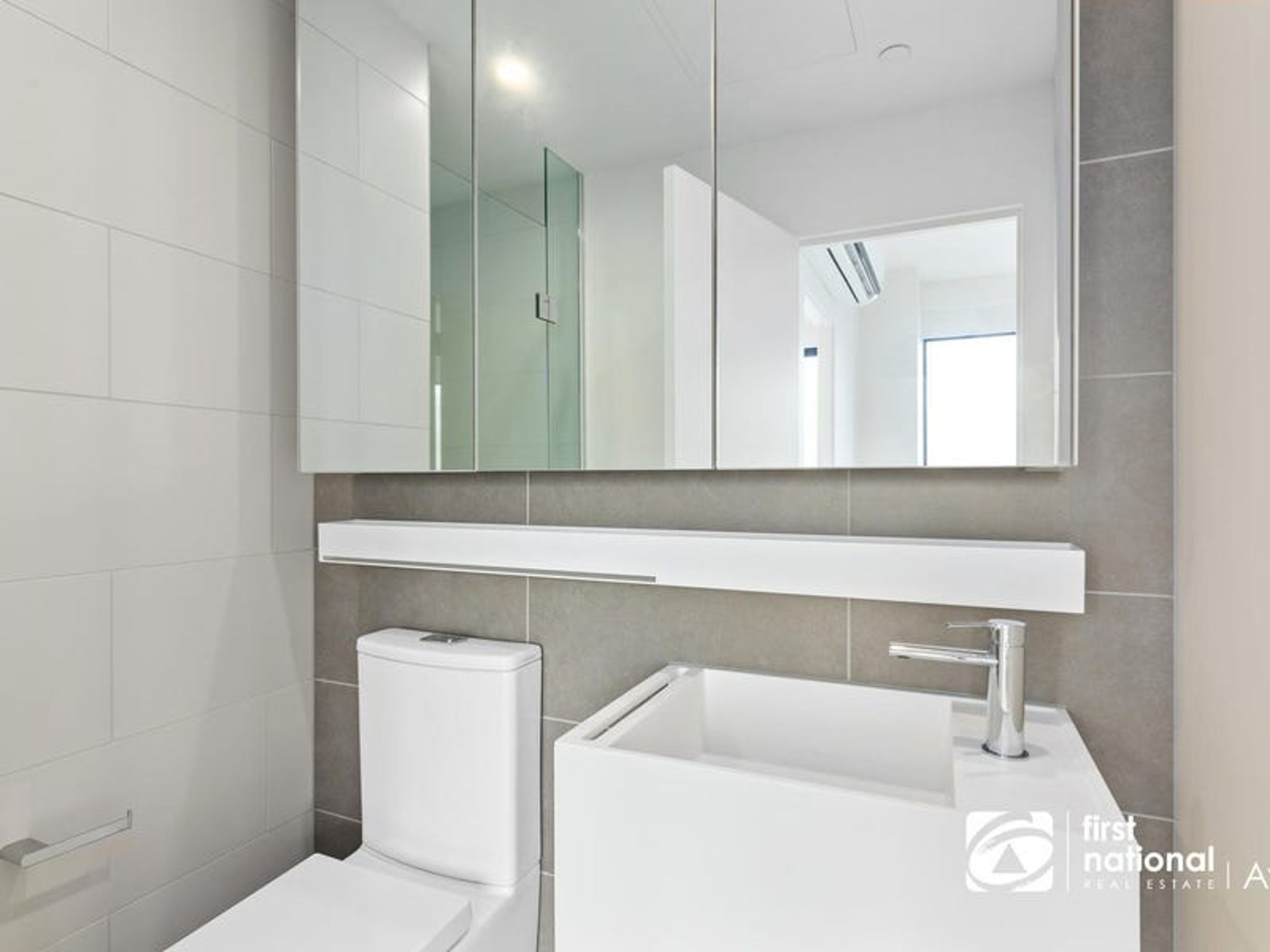 2805/8 Pearl River Road, Docklands - Thumbnail 8