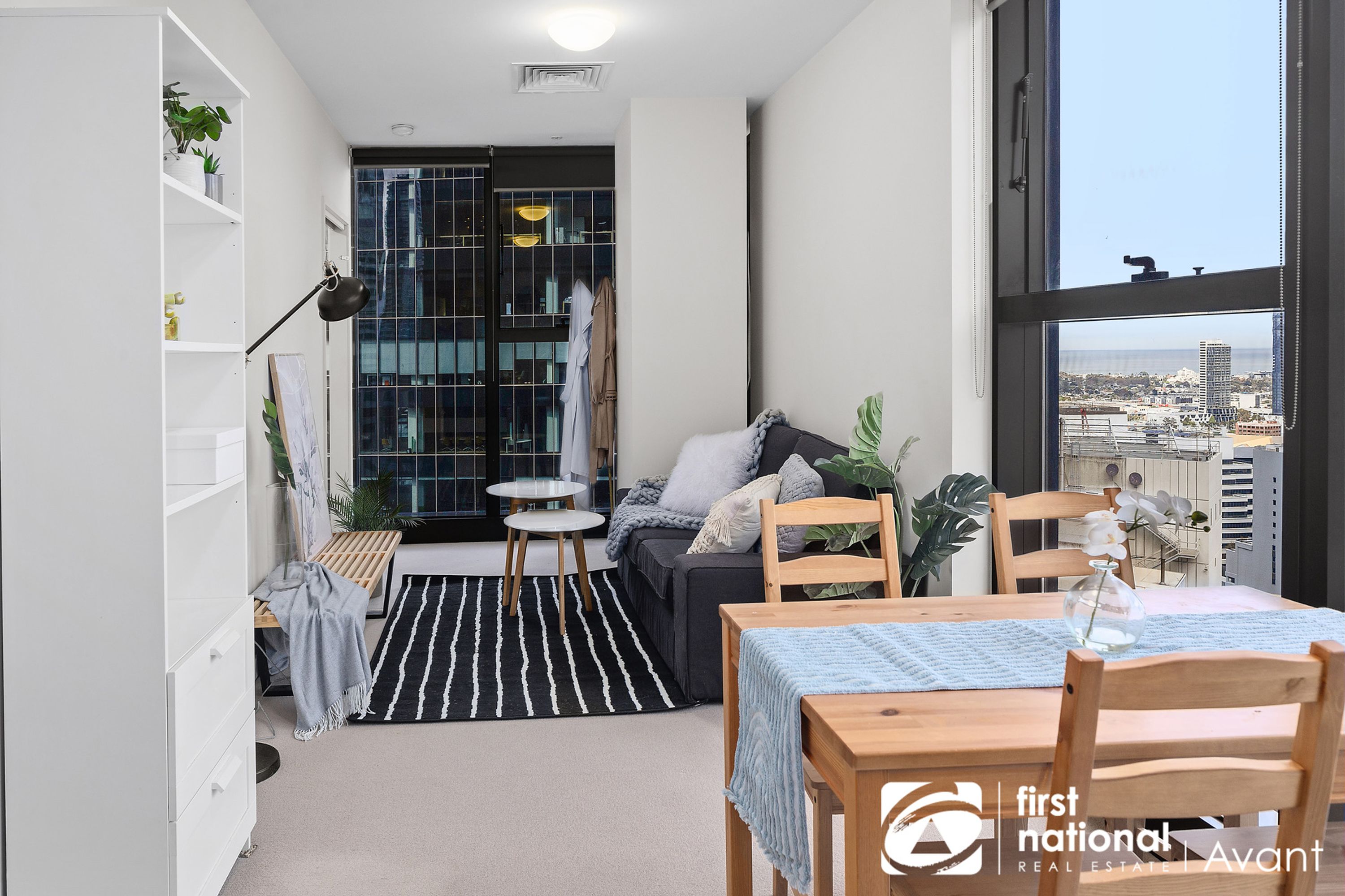 2710/568 Collins Street, Melbourne - Thumbnail 3
